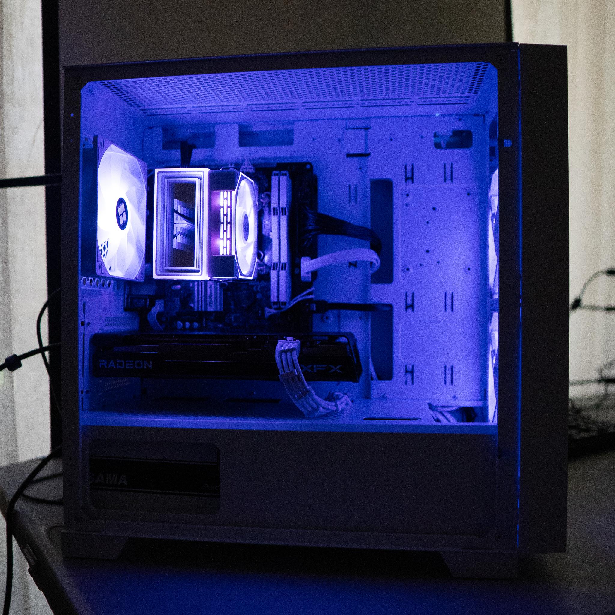 🌨🌨 | RX 7600 8GB | INTEL i7 9700 | 16GB DDR4 RAM | 1.25TB Storage | Arctic Snow 3.0