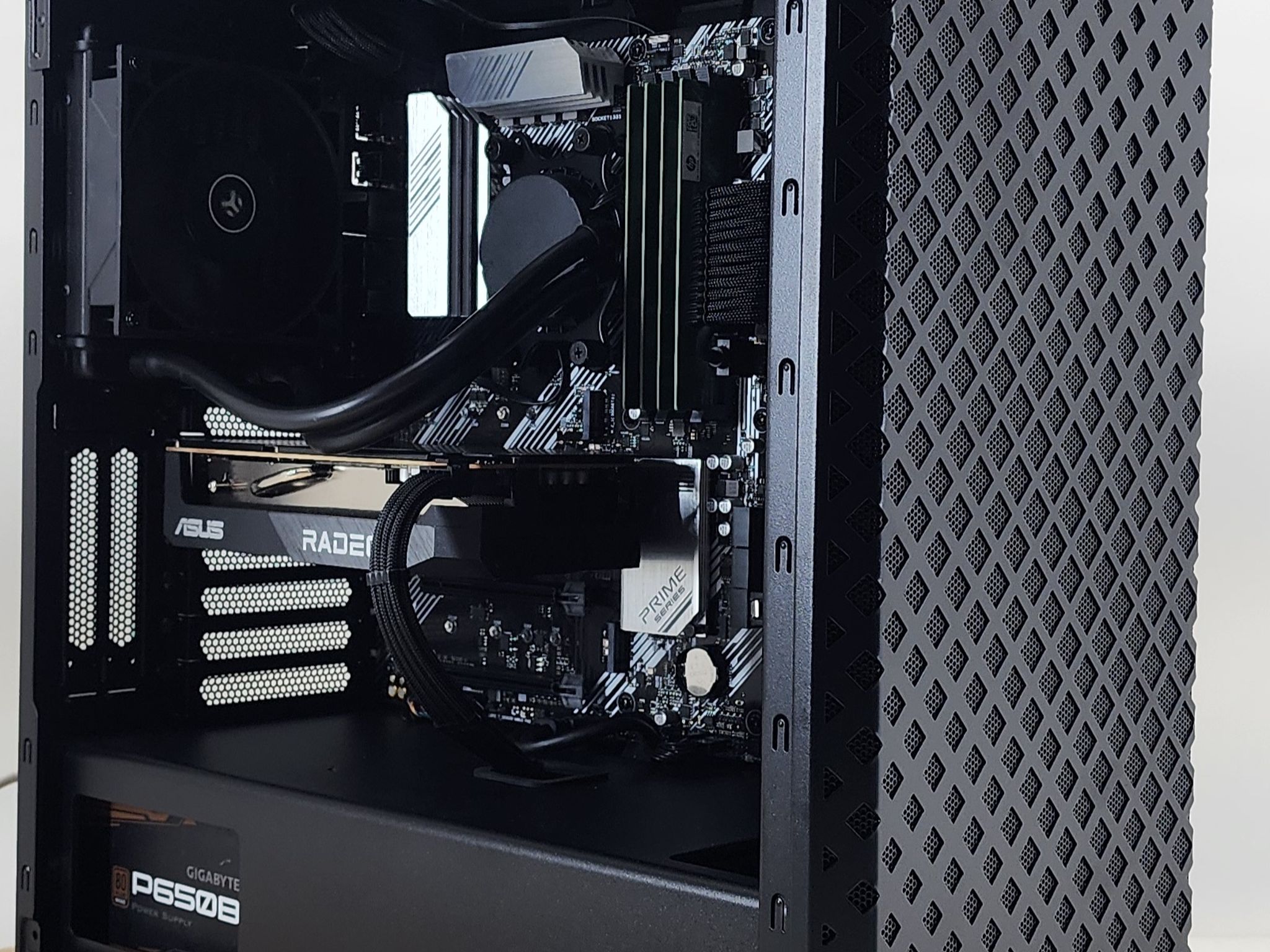Gaming PC Ryzen 7 5700X 16GB RAM 240GB SSD+500GB HDD RX 7600 8GB Win11 Computer