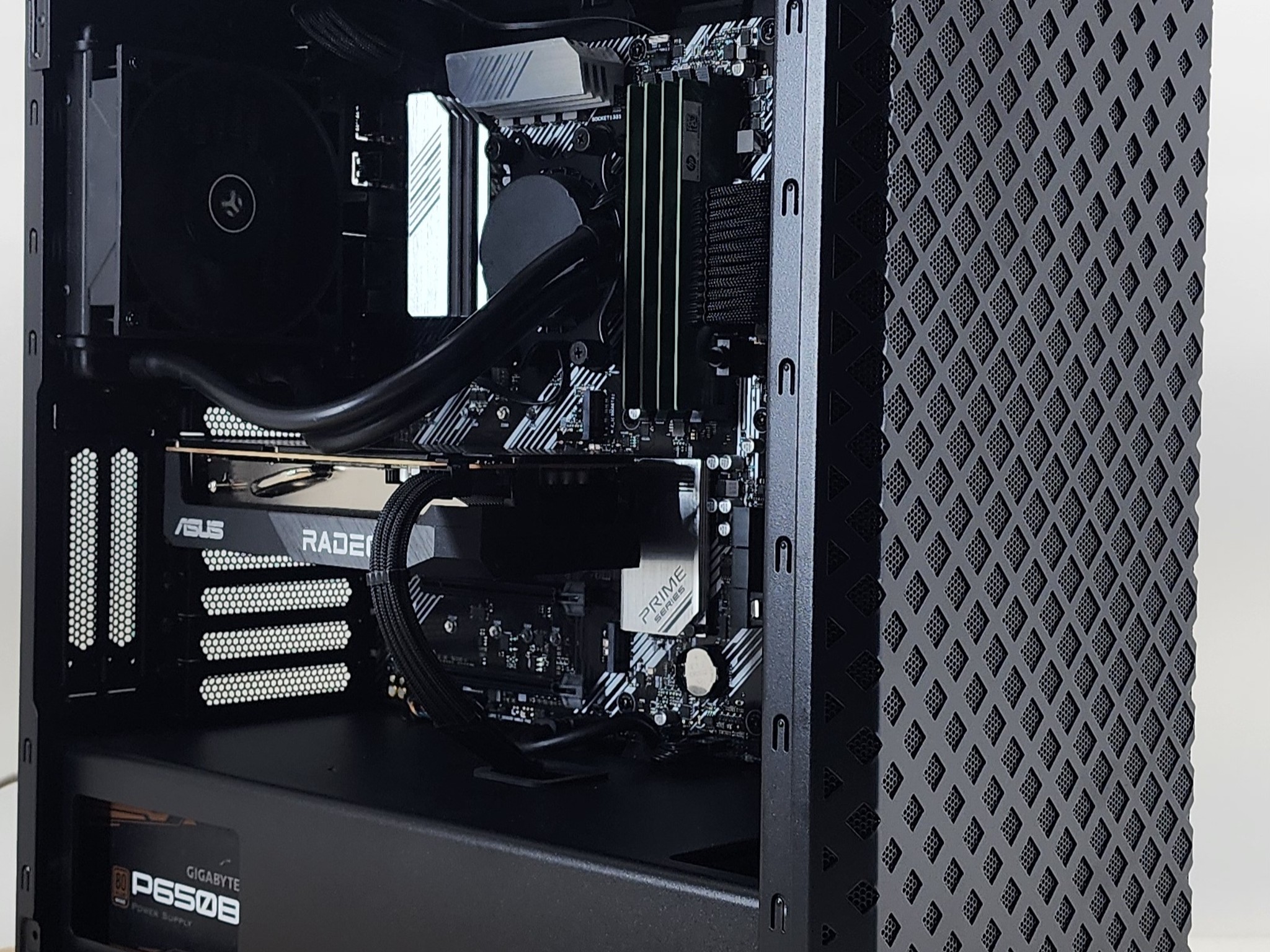 Gaming PC Ryzen 7 5700X 16GB RAM 240GB SSD+500GB HDD RX 7600 8GB Win11 Computer