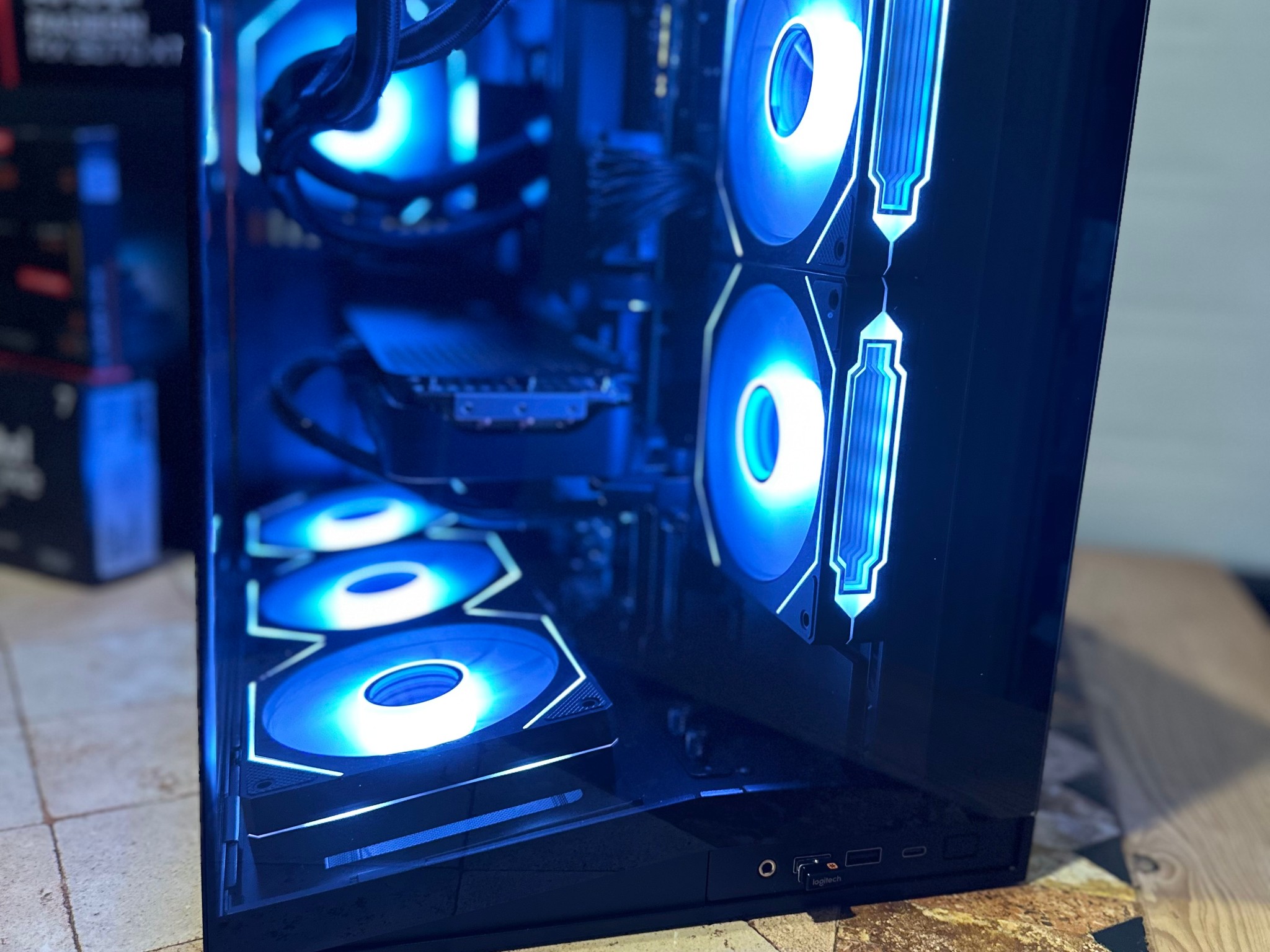 Intel Core Ultra 7 270K+ / PowerColor Reaper RX 9070XT 16GB / 32GB RAM / 2TB M.2 /MidTower Gaming PC