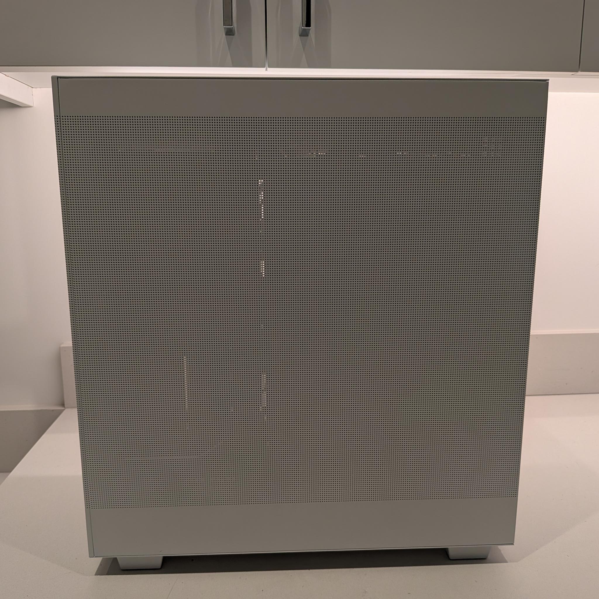 4K Ice Machine - RX 9070 XT, Ryzen 7 7800X3D, 64 GB DDR5, 4 TB Gen 4 NVME, Liquid Cooled, RGB