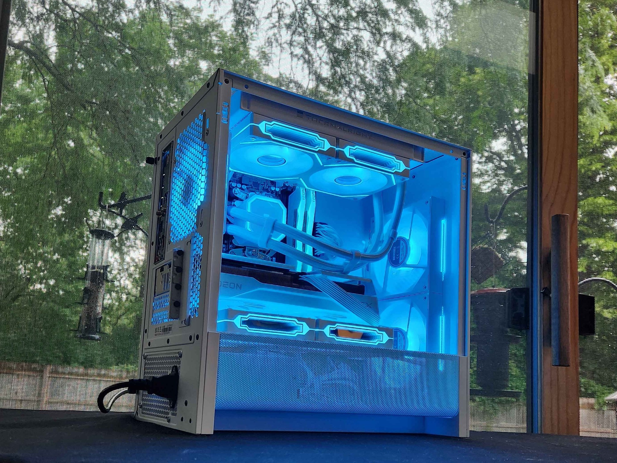 🍀RX 9060 XT 16GB | Ryzen 7 7700X | 32GB DDR5 | 2TB NVMe | WiFi