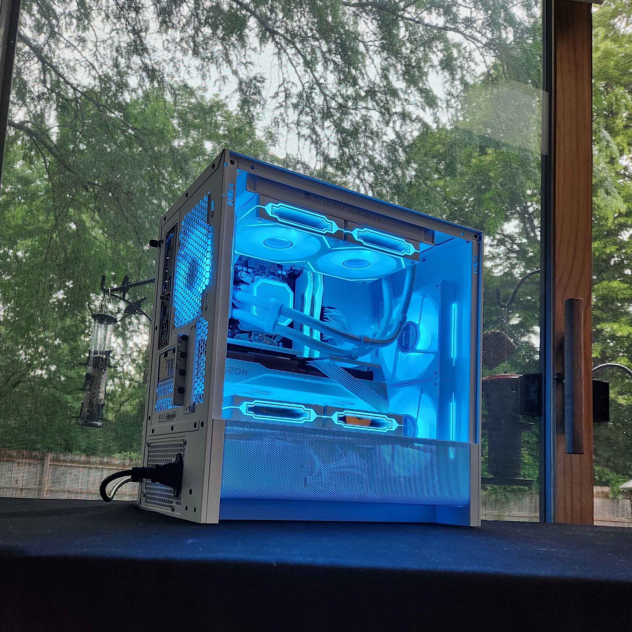 🍀RX 9060 XT 16GB | Ryzen 7 7700X | 32GB DDR5 | 2TB NVMe | WiFi | Windows 11