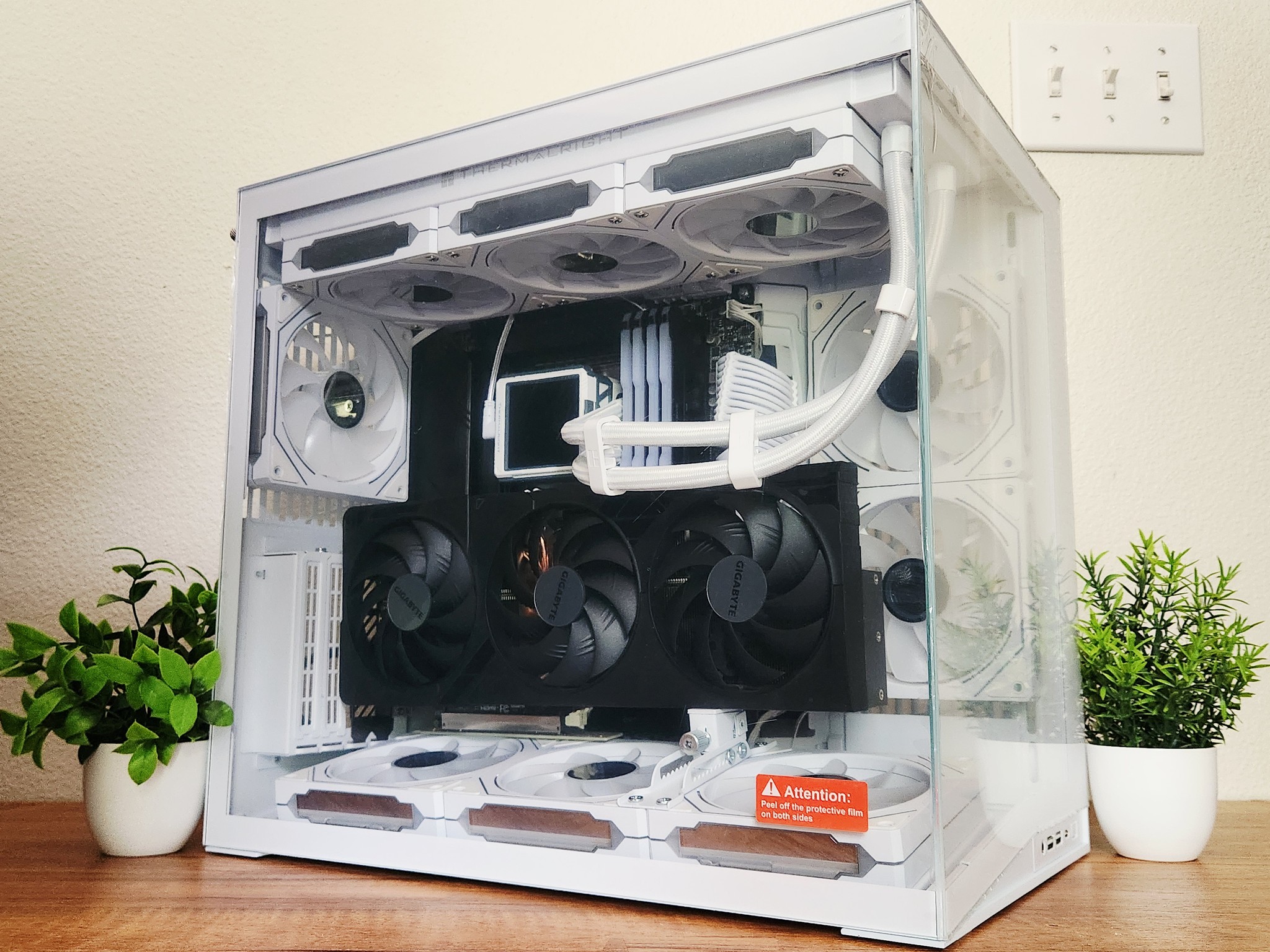 I9 13900K | RTX 4070 Ti SUPER | 32GB RAM | 4TB NVMe / SSD | WiFI + BT | WINDOWS 11 PRO