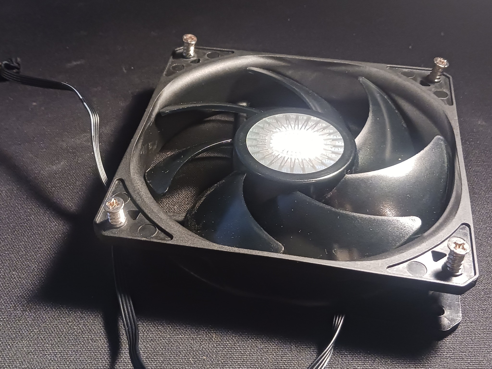 Cooler Master SickleFlow 120mm PWM Fan 1800RPM from QUBE 500 with 4 Screws
