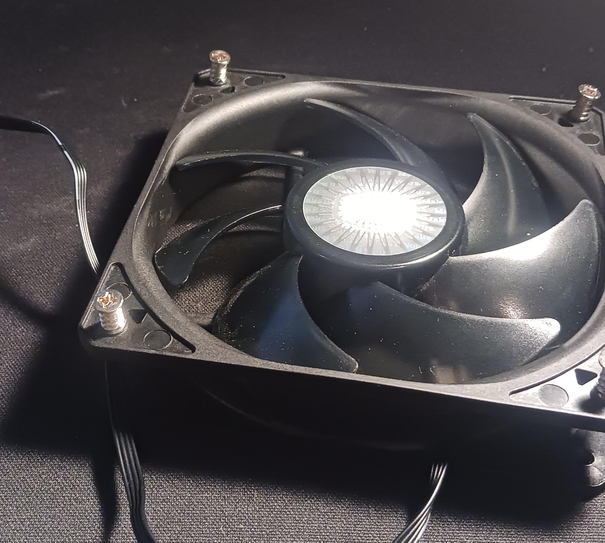 Cooler Master SickleFlow 120mm PWM Fan 1800RPM from QUBE 500 with 4 Screws