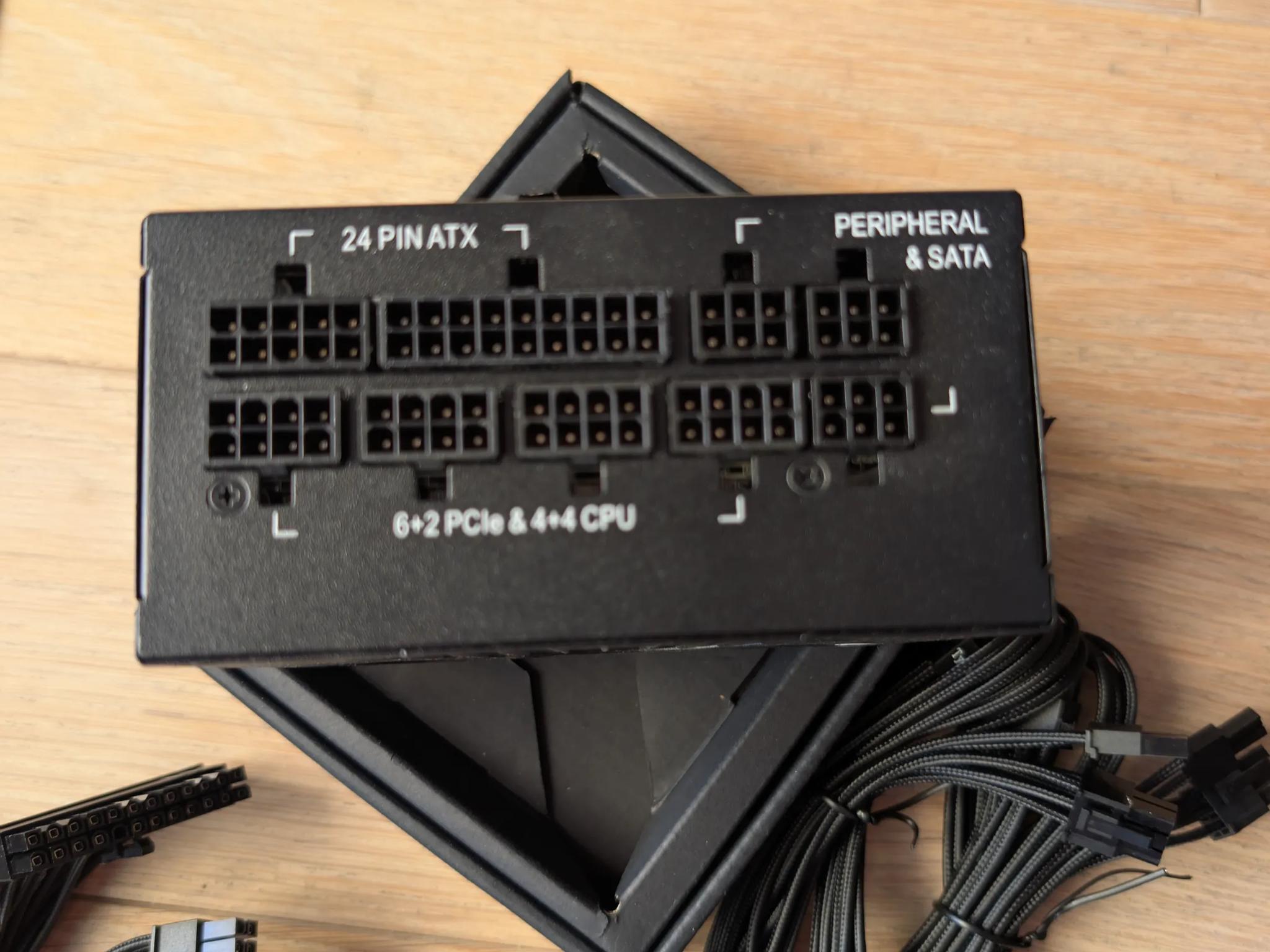 Corsair SF750 ATX 2.4