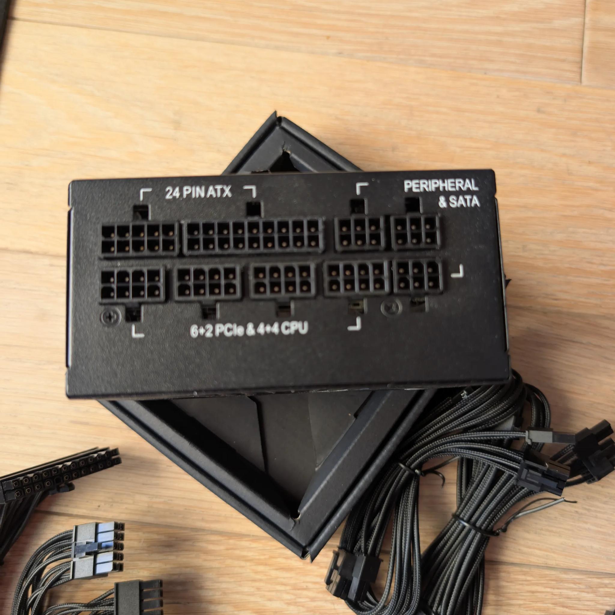 Corsair SF750 ATX 2.4