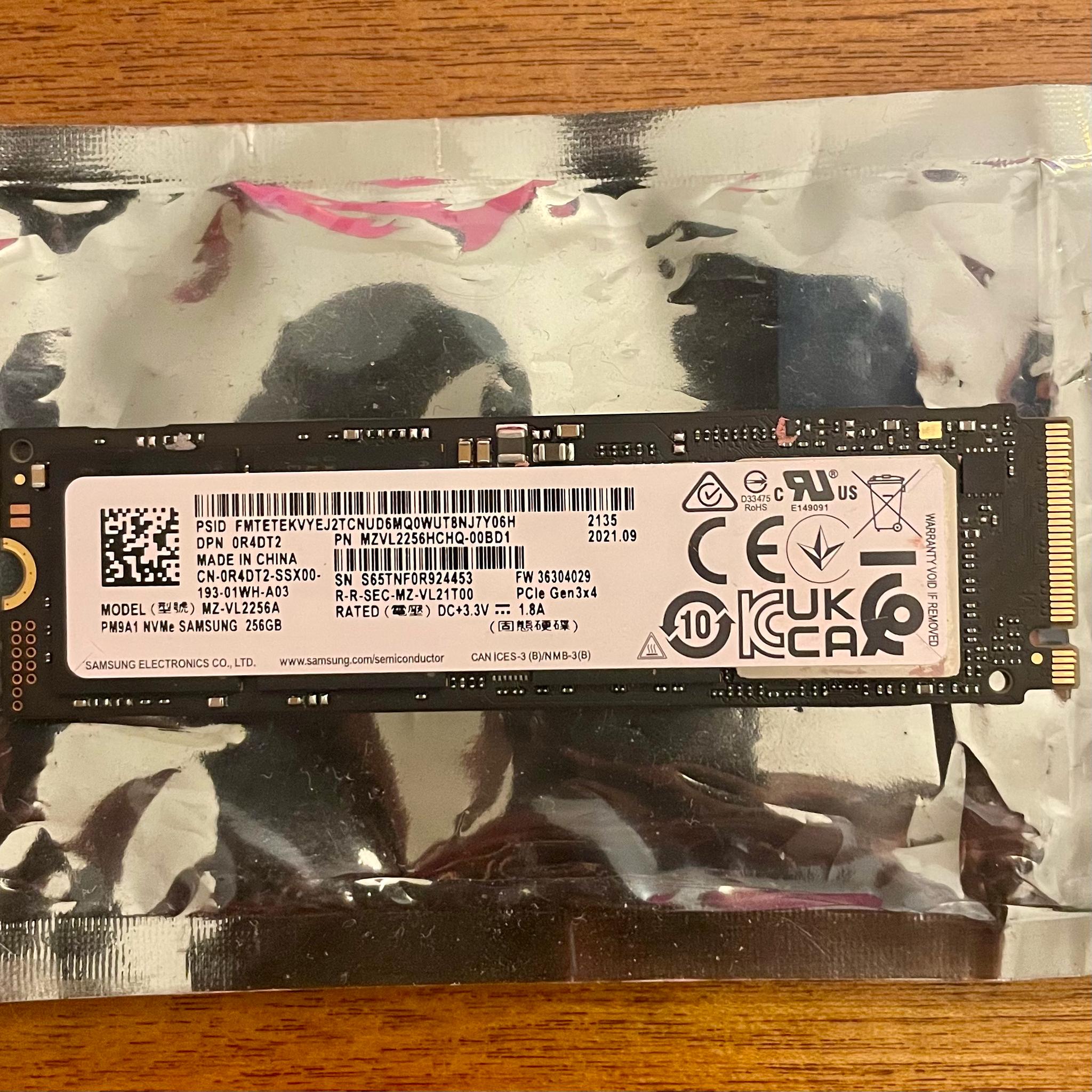 Samsung 256 GB Gen3 x 4