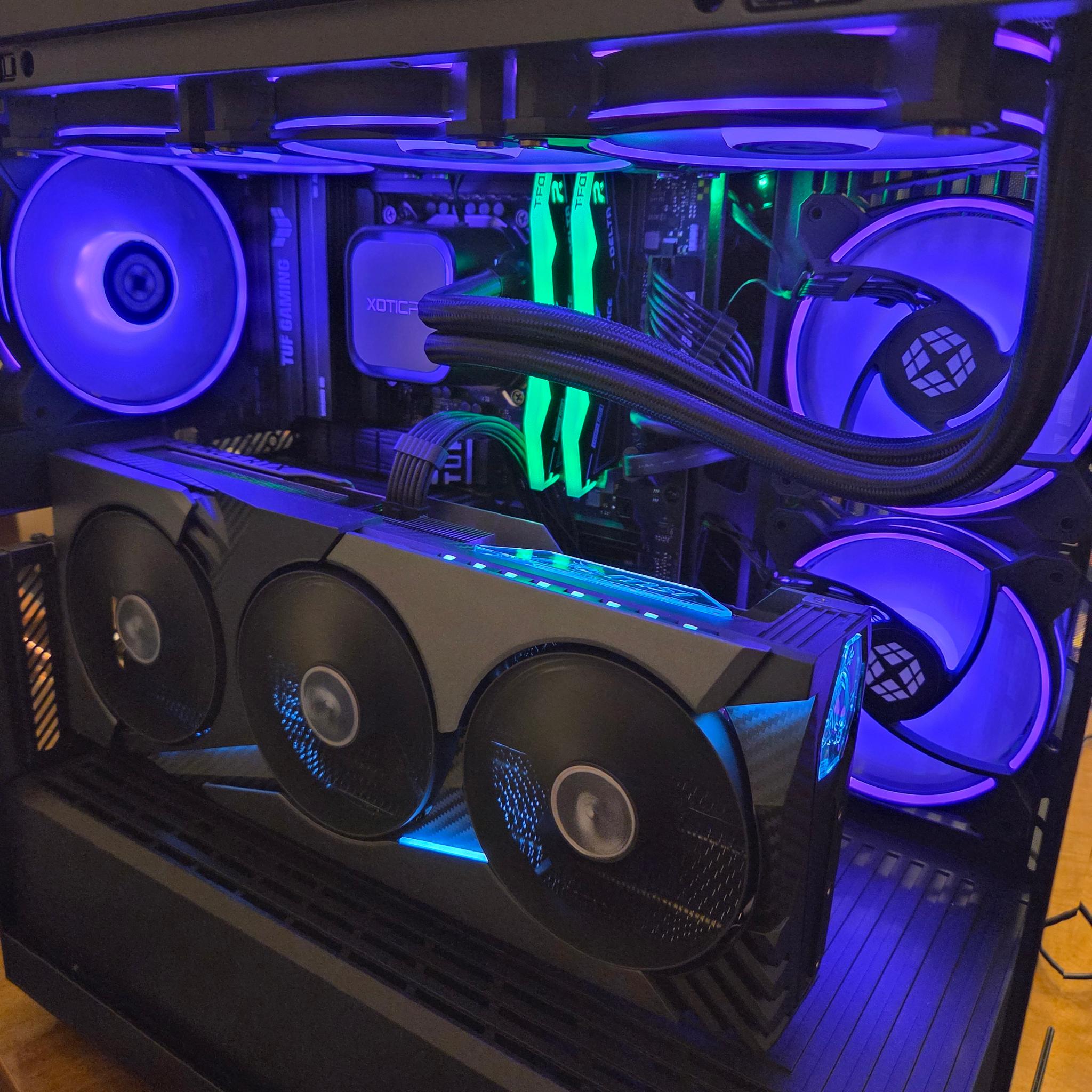 Y40 Ultimate — RTX 5070 Ti, Core Ultra 7 265K, 32GB DDR5, 2TB SSD