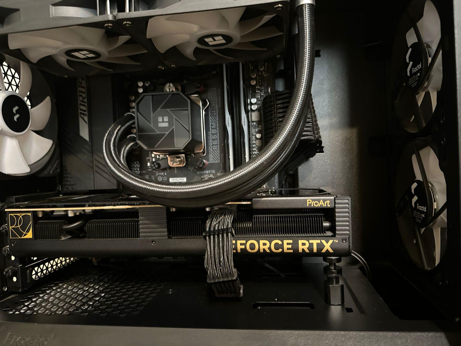 Gaming PC RTX 4080 + R7 7800X3D