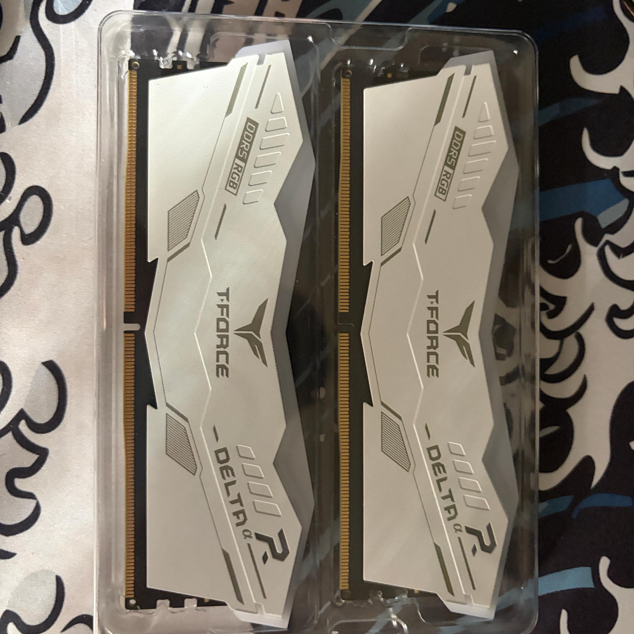 32GB T- Force Delta Alpha DDR5 (16gb x 2)