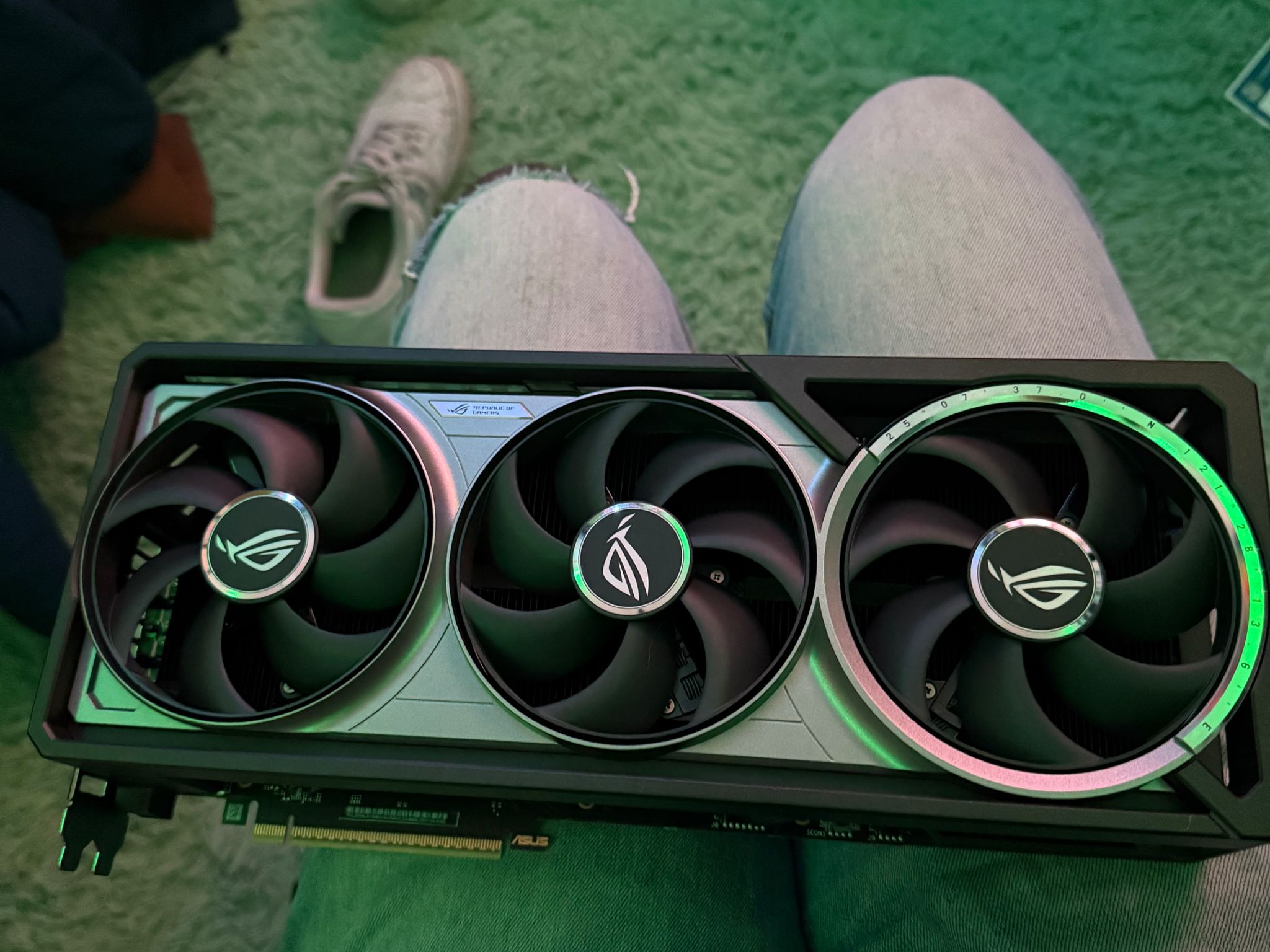 ASUS ROG Astral GeForce RTX 5080 - Like New, Powerful Performance, Unlocked