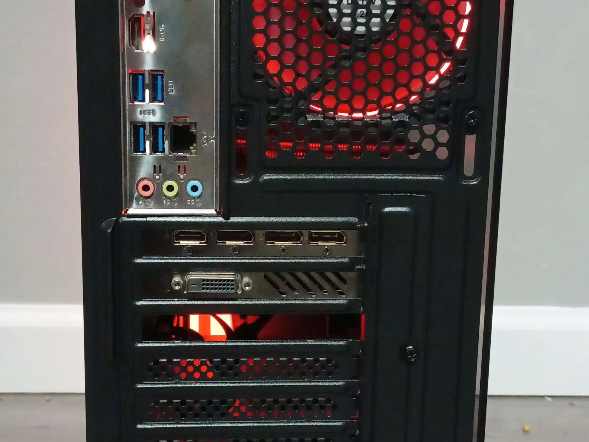 Redline: Core i5 9400F + GTX1080 + 1TB SSD