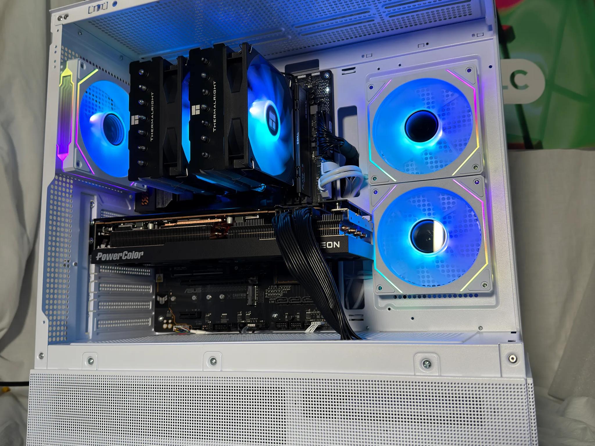 RX 7900 GRE GAMING PC Ryzen 7 7700X