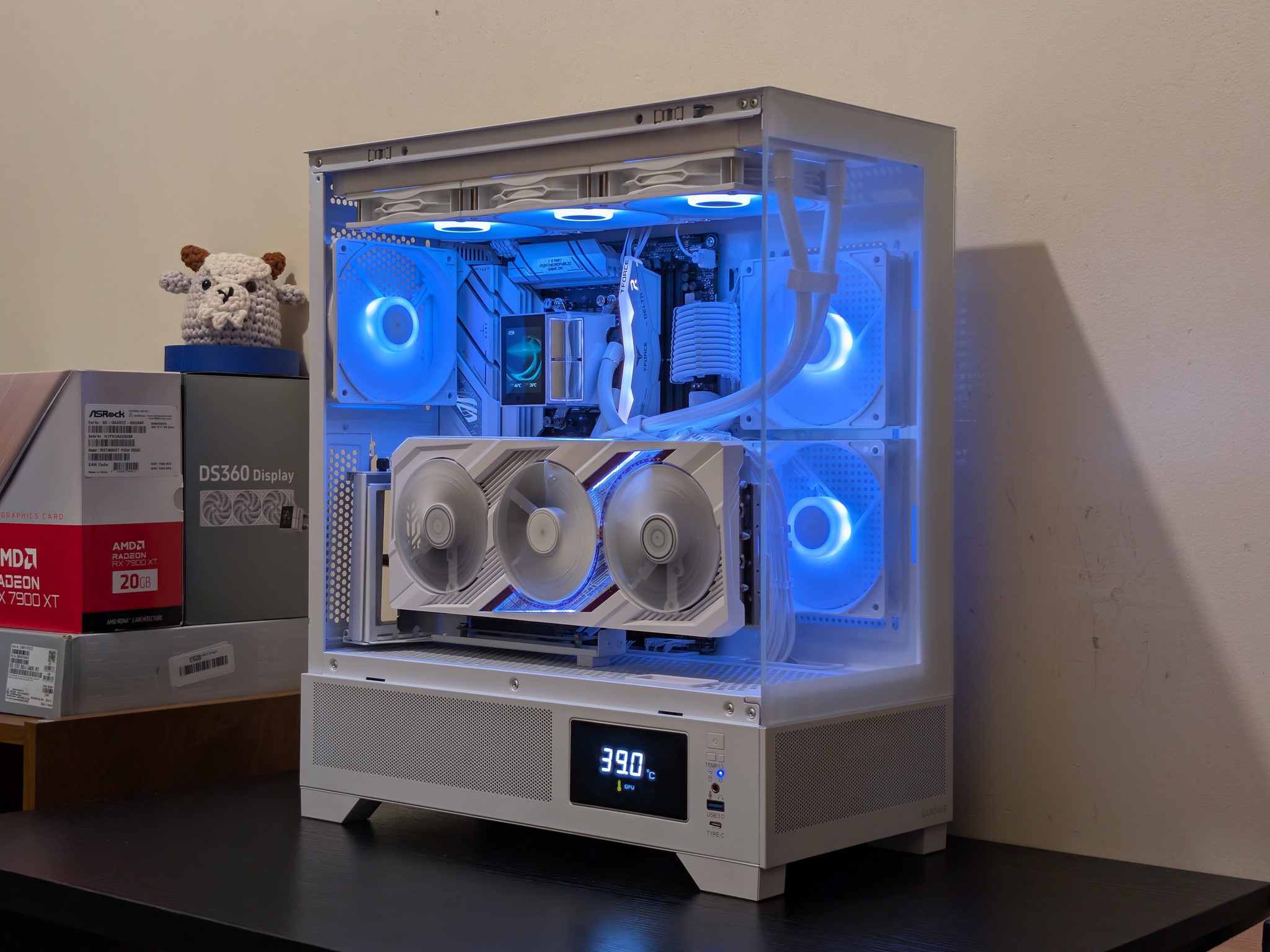🤍🦢 4K Gaming Beast | RX 7900XT | Ryzen 7 7700X | 2TB SSD | 32GB RAM | WiFi 6 & Bluetooth 🦢🤍