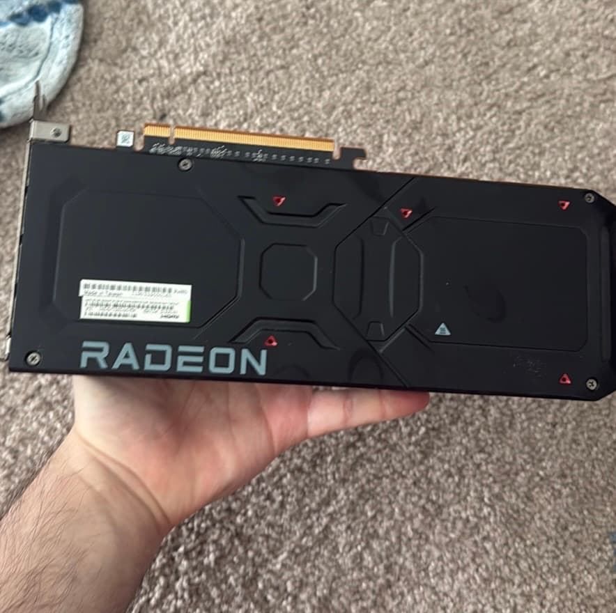 SAPPHIRE Radeon RX 7800 XT 16GB GDDR6 PCI Express 4.0 x16 ATX Graphics Card 21330-01-20G