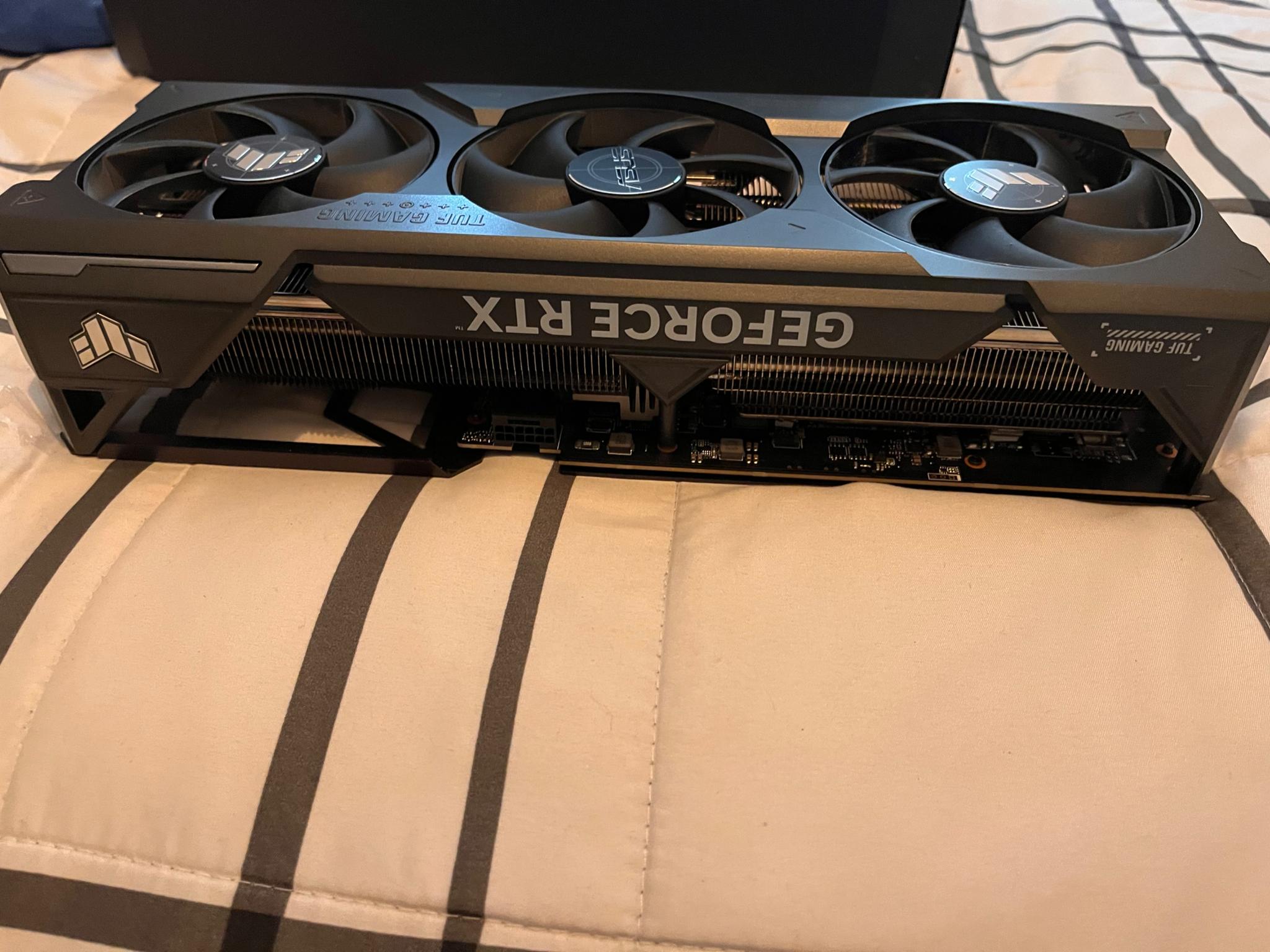 ASUS Gaming GeForce RTX 4090 OC Edition-BLACK, used