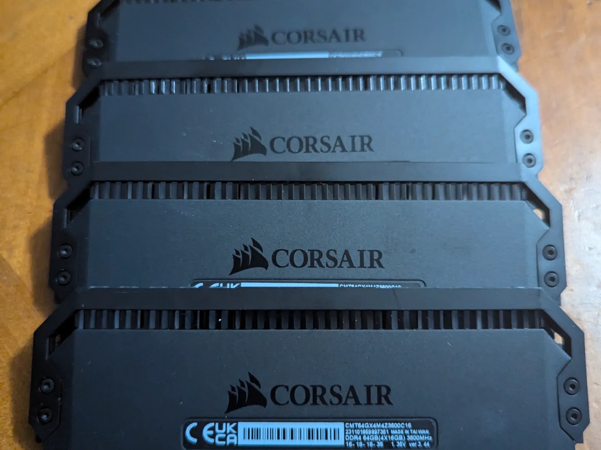 CORSAIR Dominator Platinum RGB 64GB (4x16GB) DDR4 3600MHz CL16