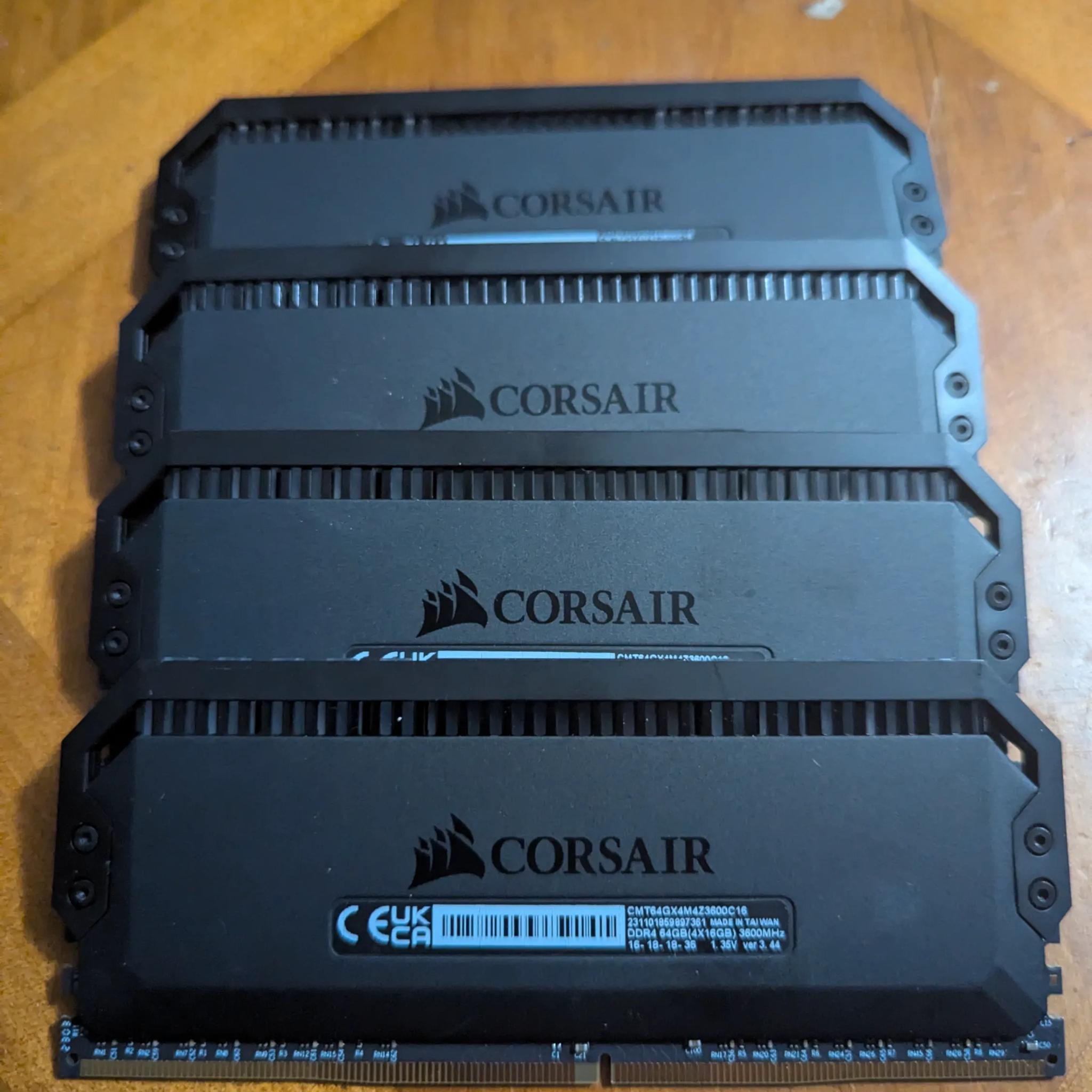 CORSAIR Dominator Platinum RGB 64GB (4x16GB) DDR4 3600MHz CL16