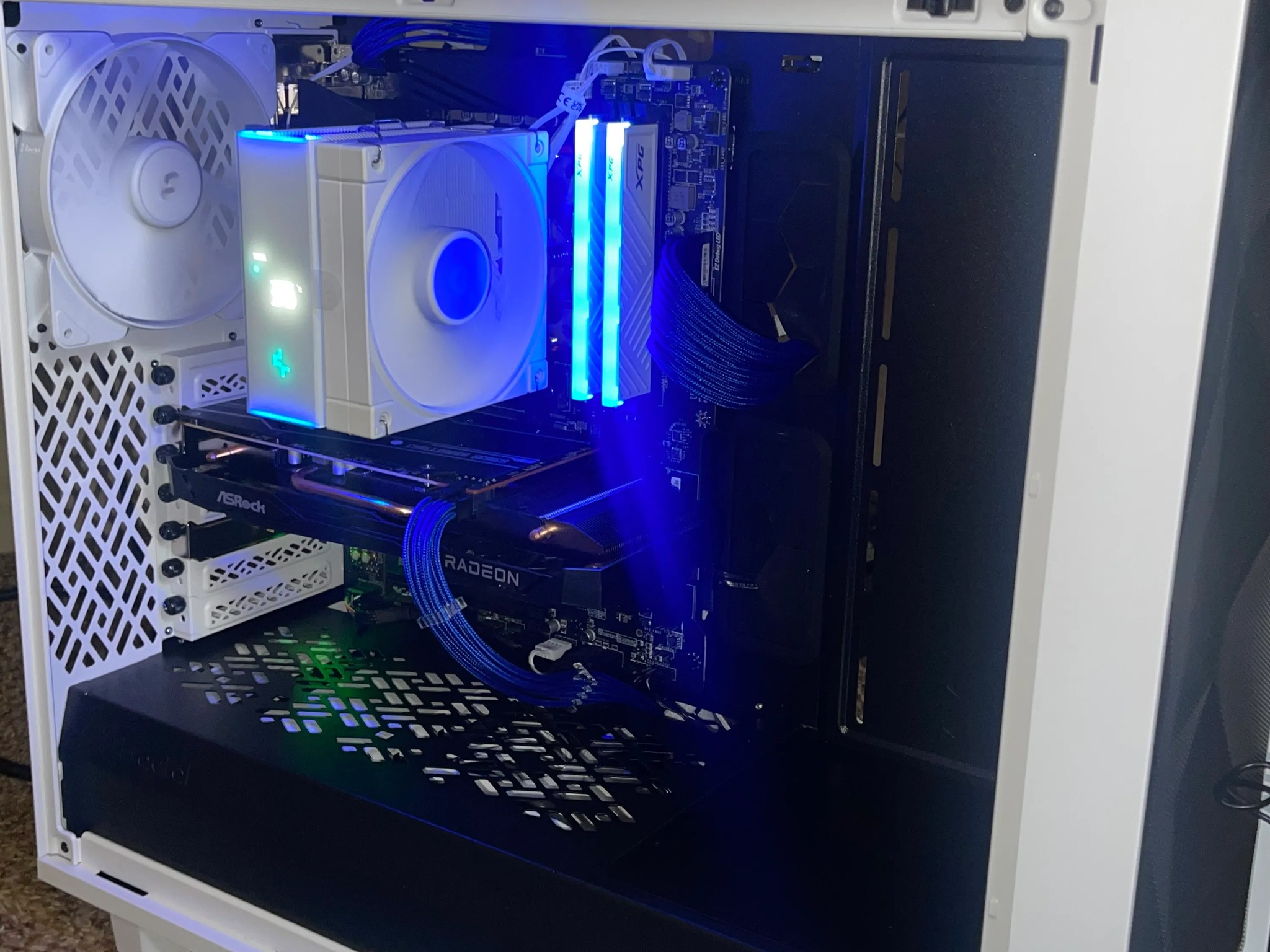 RX 7600, Ryzen 5 3600, 16 GB RAM (NO SHOTCUTS)