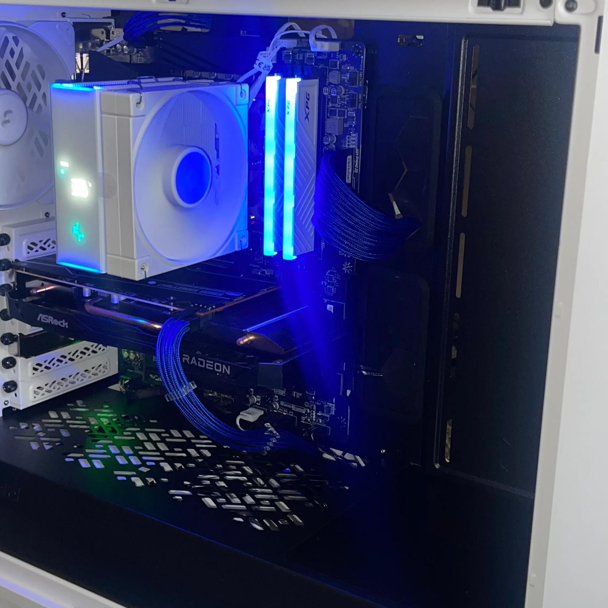 RX 7600, Ryzen 5 3600, 16 GB RAM (NO SHOTCUTS)
