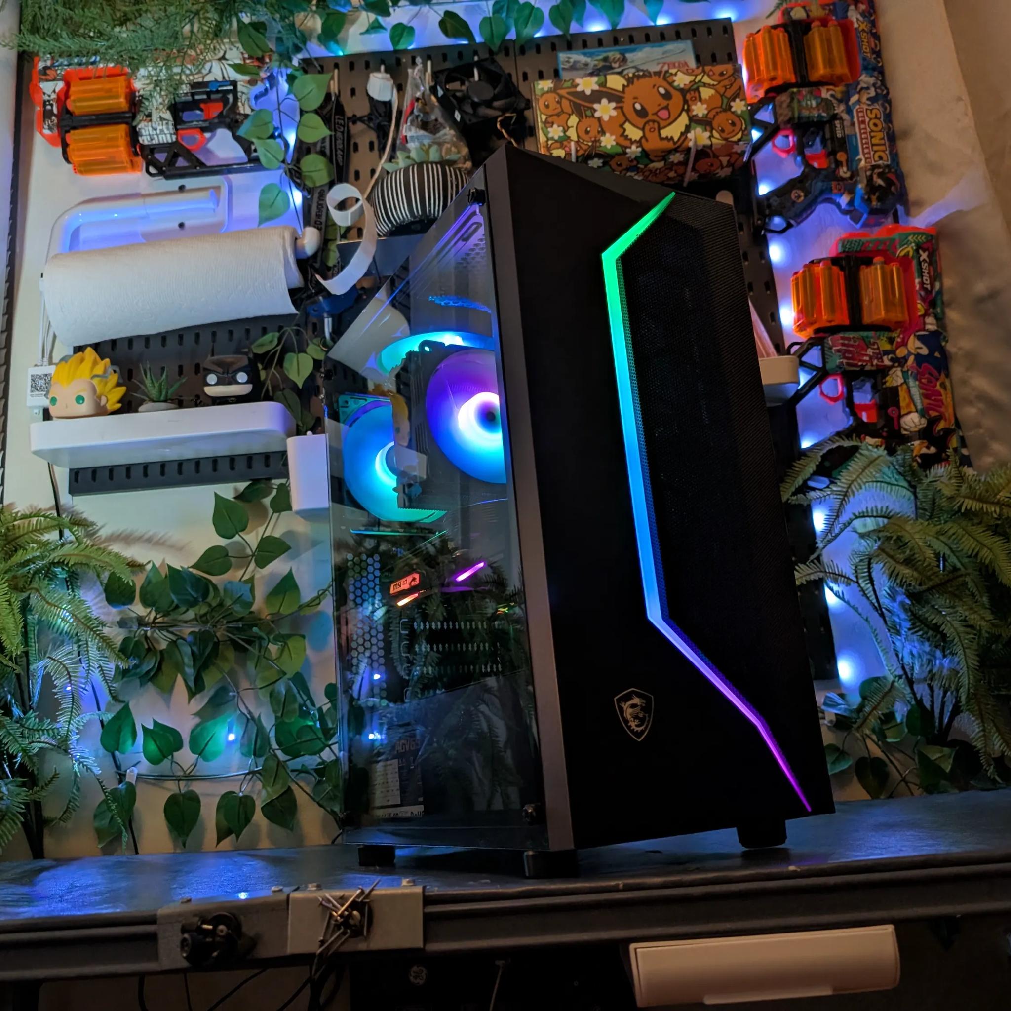 GTX 1660 Super / Ryzen 5 5500 / 16GB DDR4 3600MHz / 1TB NVMe / WiFi / RGB
