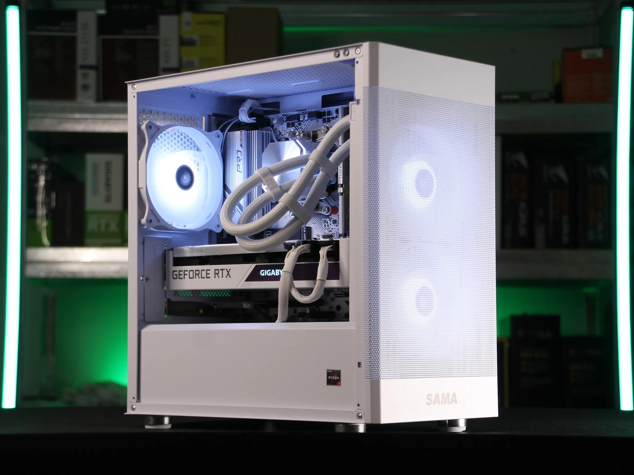 𝙄𝘾𝙀𝙀 // Ryzen 7 3700X, RTX 3070 // Mid-range Gaming PC