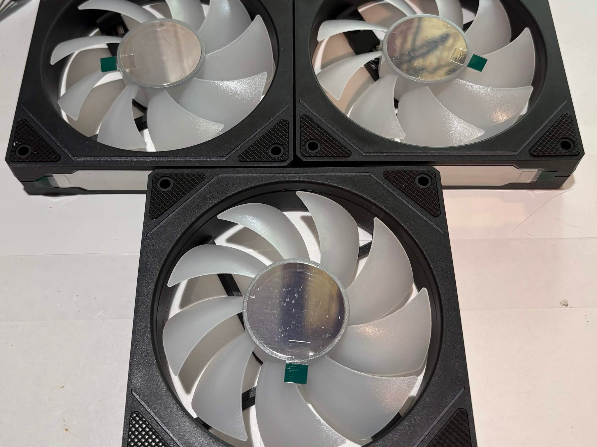 Jungle Leopard Prism 4 PRO Black/White ARGB PWM Fans – 3 Pack