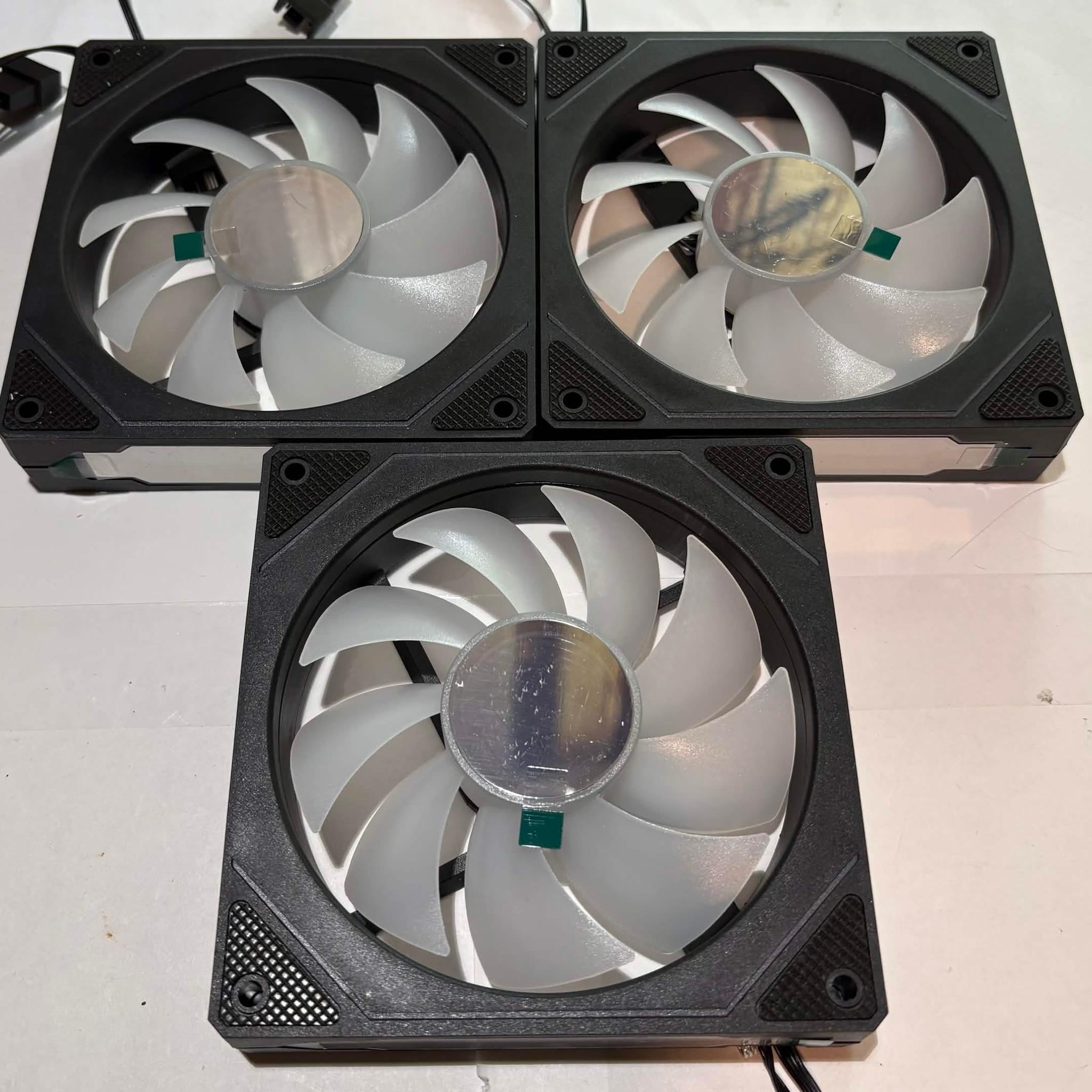 Jungle Leopard Prism 4 PRO Black/White ARGB PWM Fans – 3 Pack