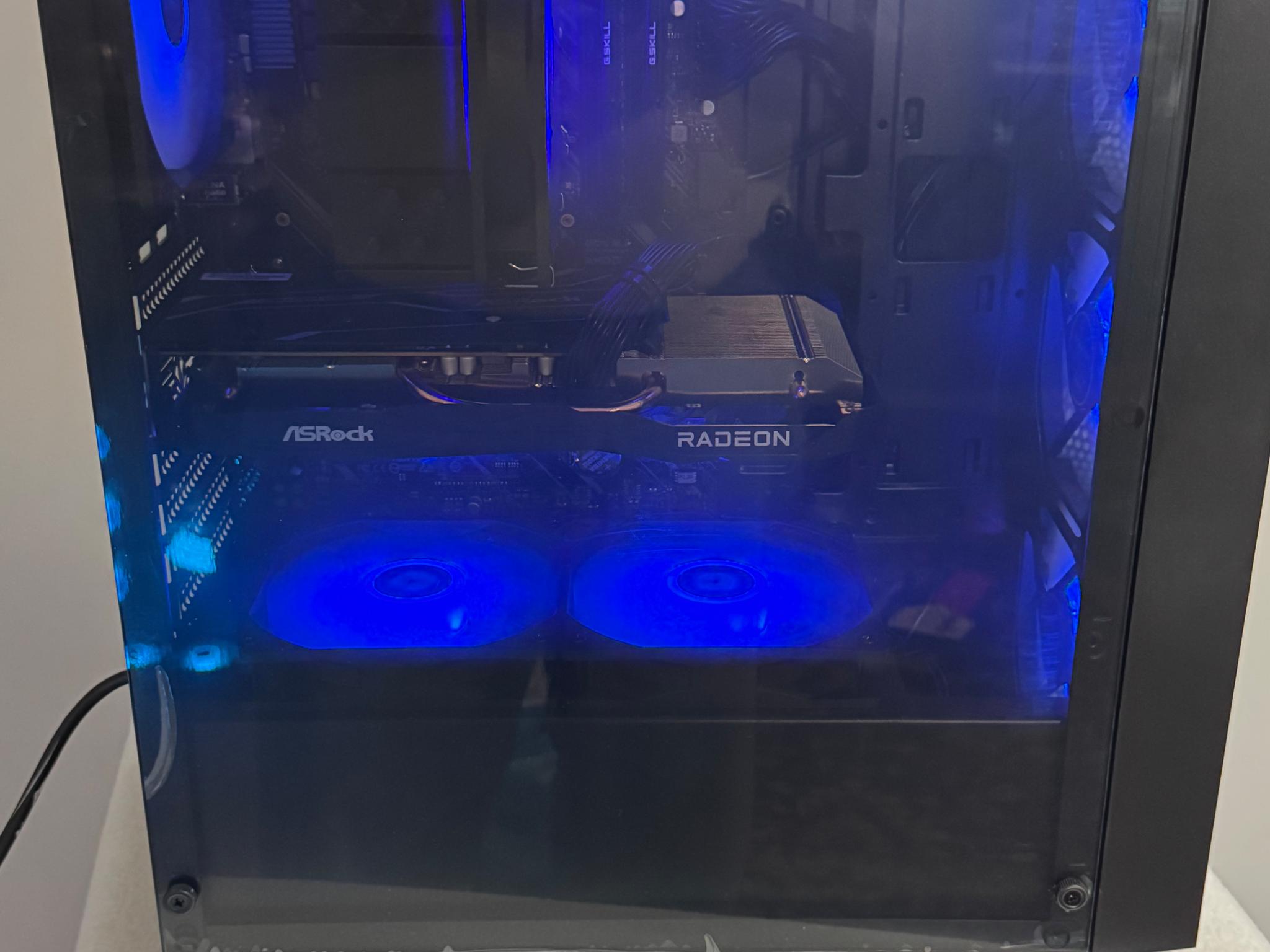 i9 9900, 32 GB DDR4 RAM, RX 6600 8 GB 1 TB M.2