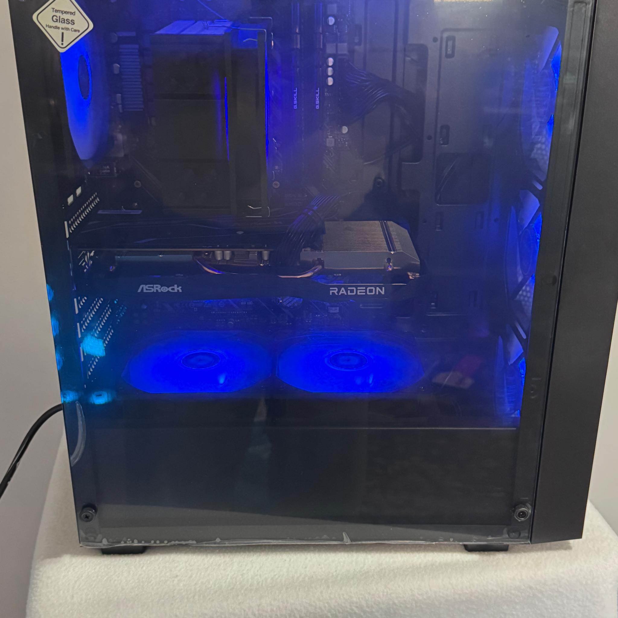 i9 9900, 32 GB DDR4 RAM, RX 6600 8 GB 1 TB M.2