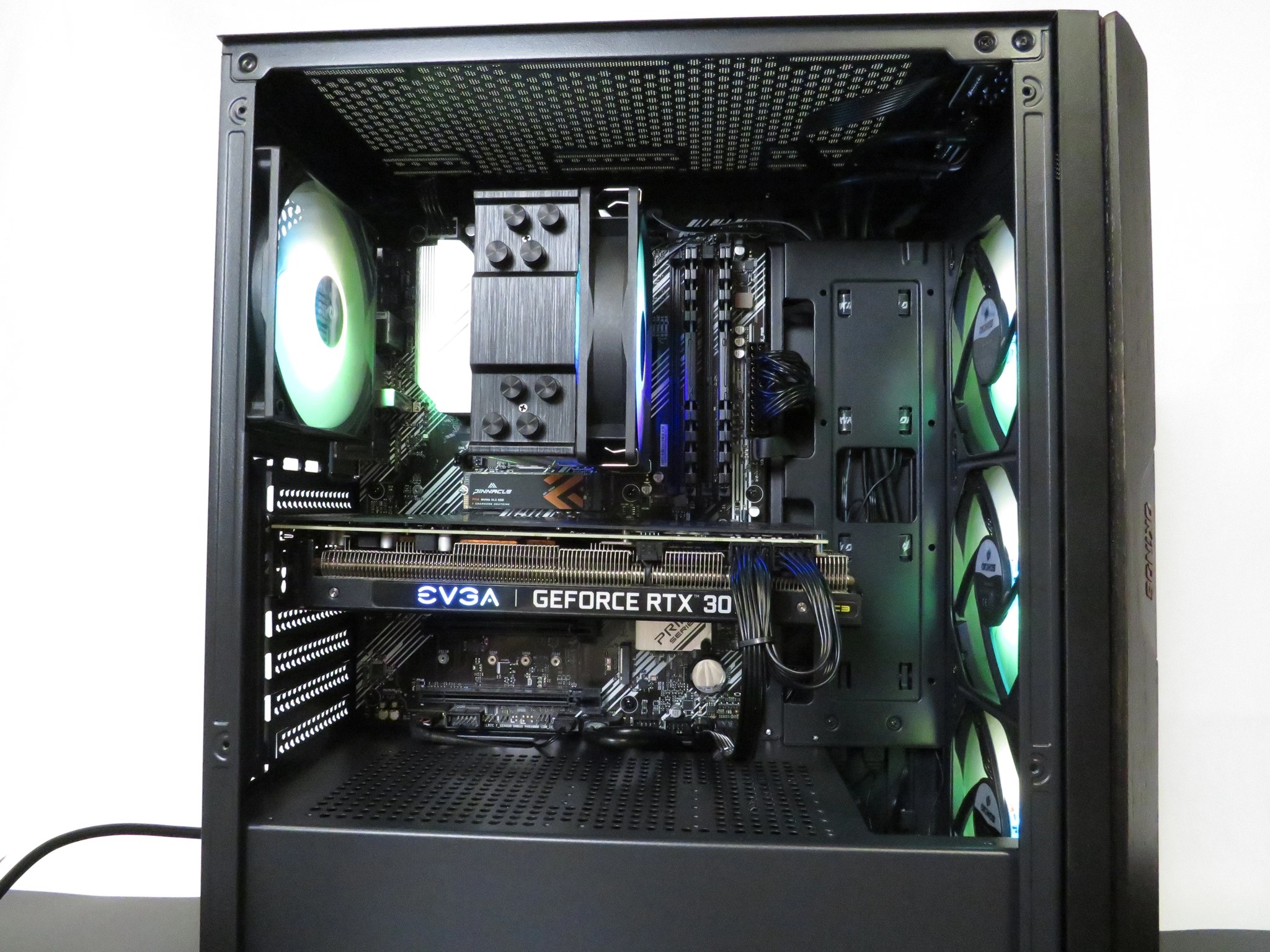 1440p Ryzen X3D BEAST: Ryzen 5 5600X3D + RTX 3070 + 32 GB DDR4 + 1 TB NMVE SSD