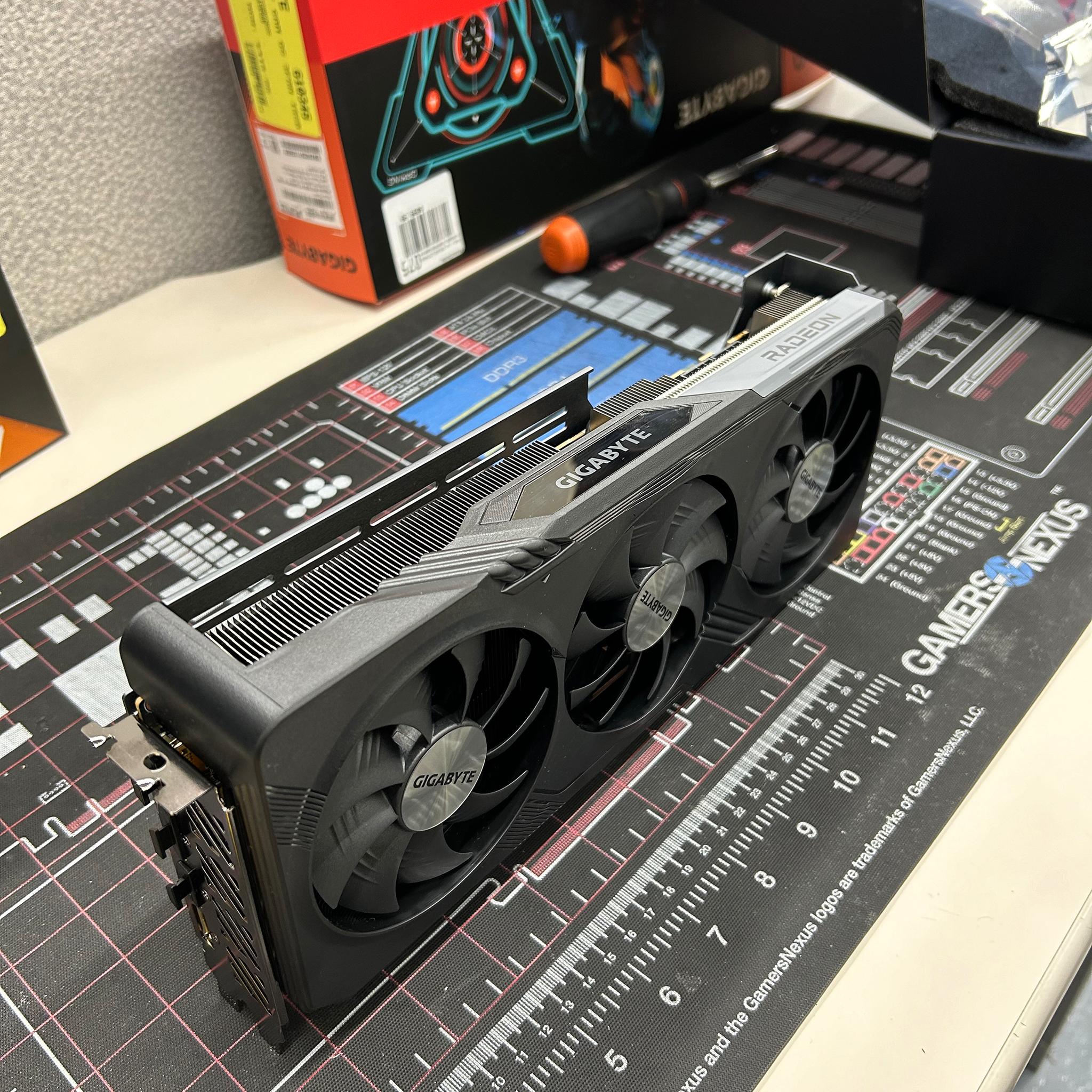 Gigabyte RX 7800XT Gaming OC 16GB *2 FREE GAMES INCLUDED*