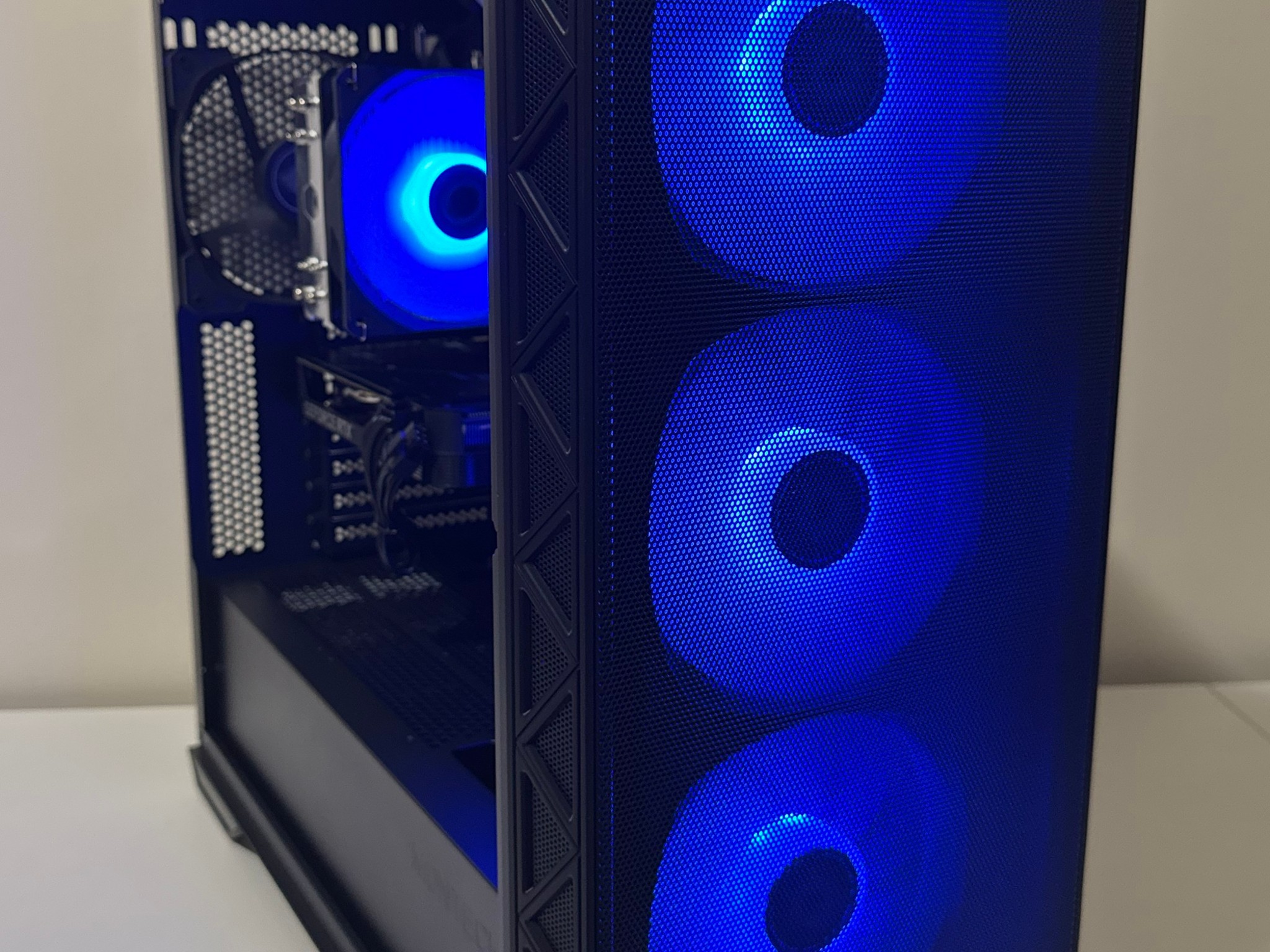 Intel Core i5 14400F GeForce RTX 4060 ASUS Z790 Gaming WIFI7 1TB SSD 32GB DDR5 Montech AIR 903 Case