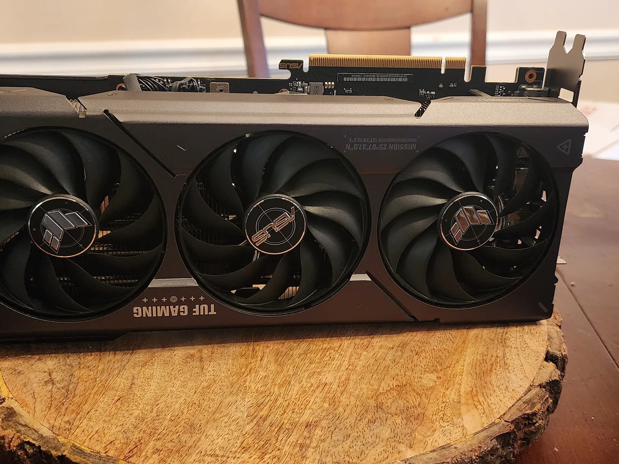 ASUS NVIDIA GeForce RTX 4070 TUF Triple Fan Overclocked 12GB