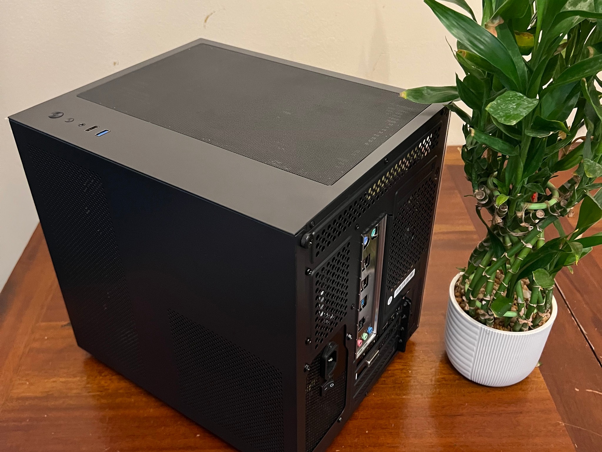 Intel 10 Core Gaming PC GTX 1070 1tb Storage 16GB RAM WIFi WINDOWS 11 Pro