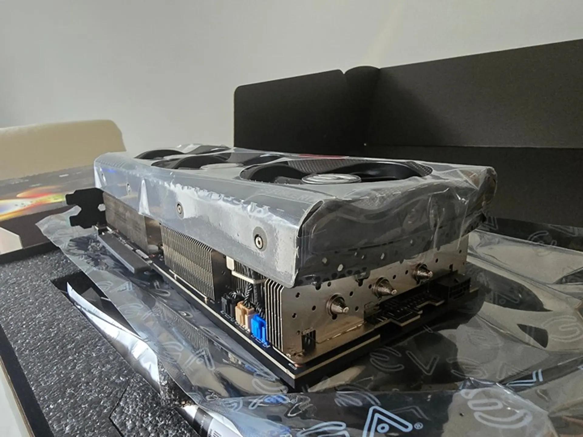 EVGA FTW3 ULTRA GAMING GeForce RTX 3090 Ti