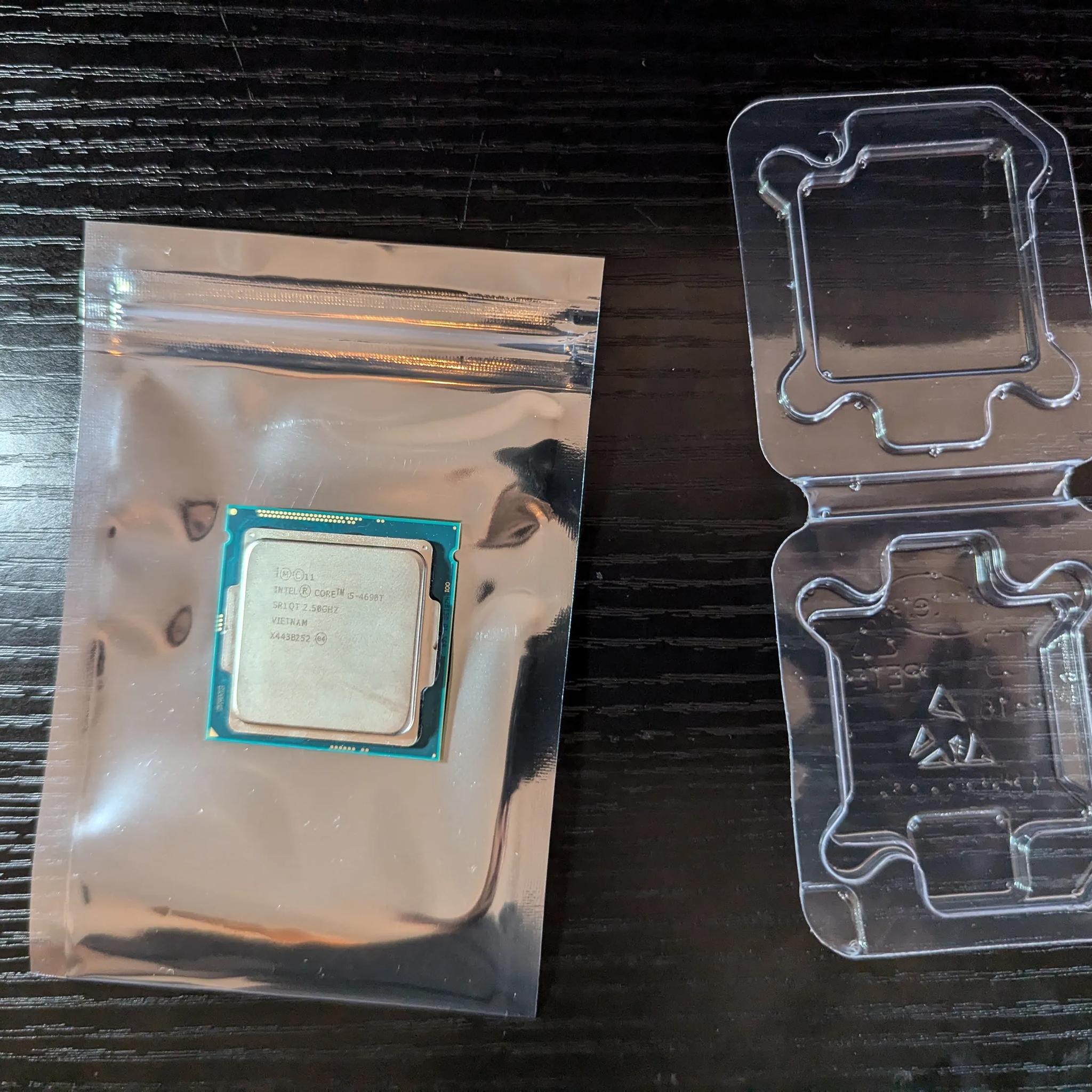 USED Intel i5 4690T CPU - 4 Cores - LGA 1150/H3