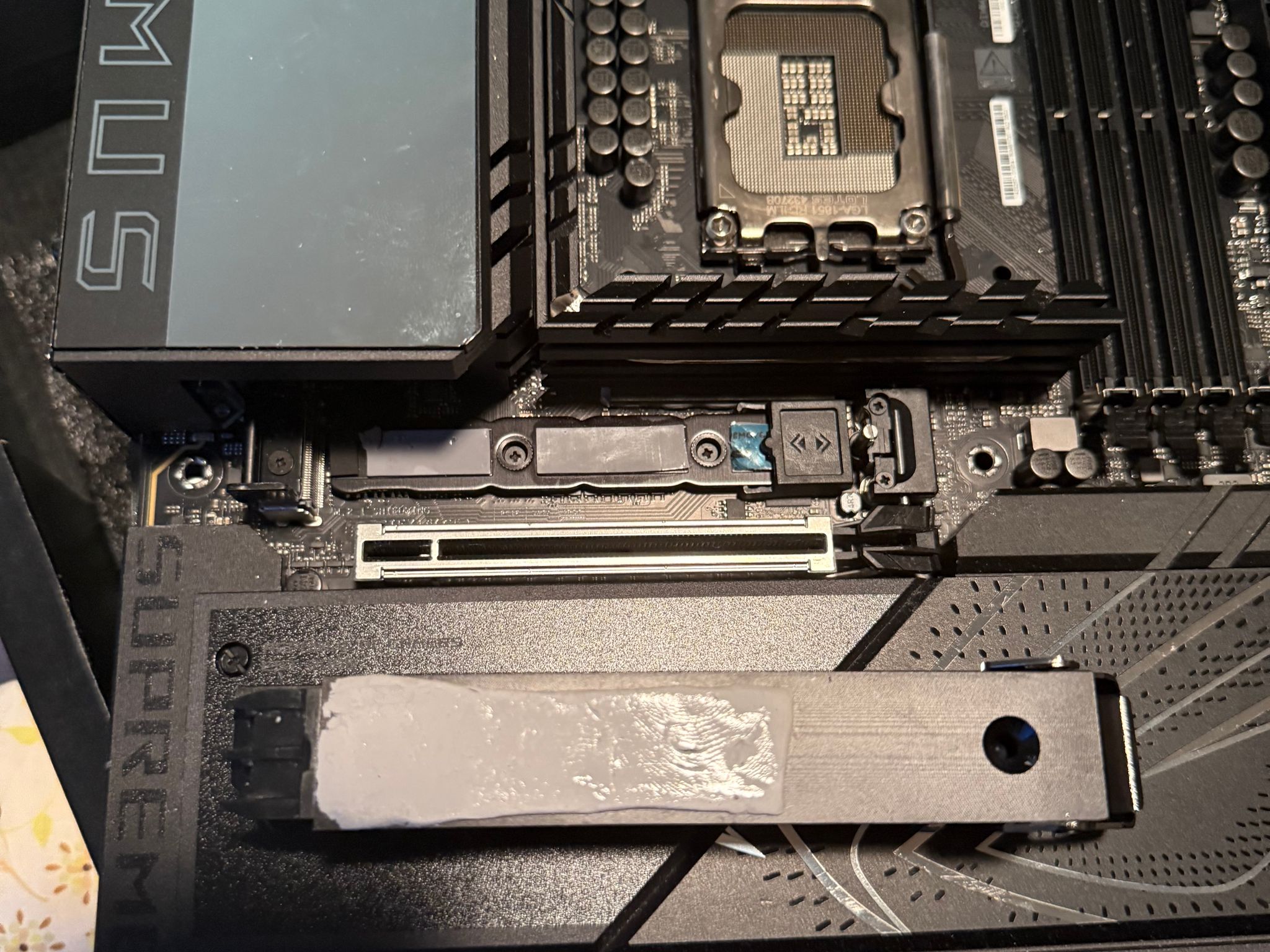 ROG MAXIMUS Z890 HERO