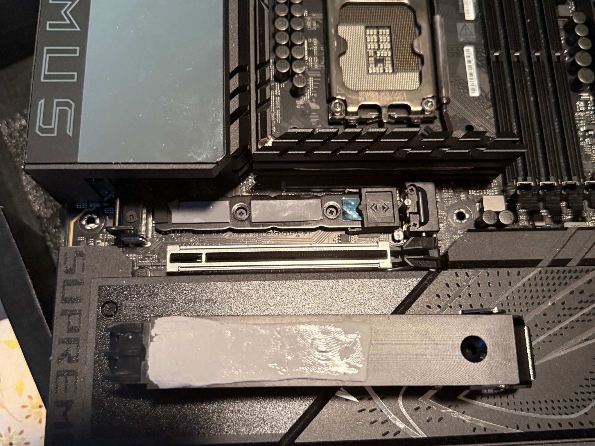 ROG MAXIMUS Z890 HERO