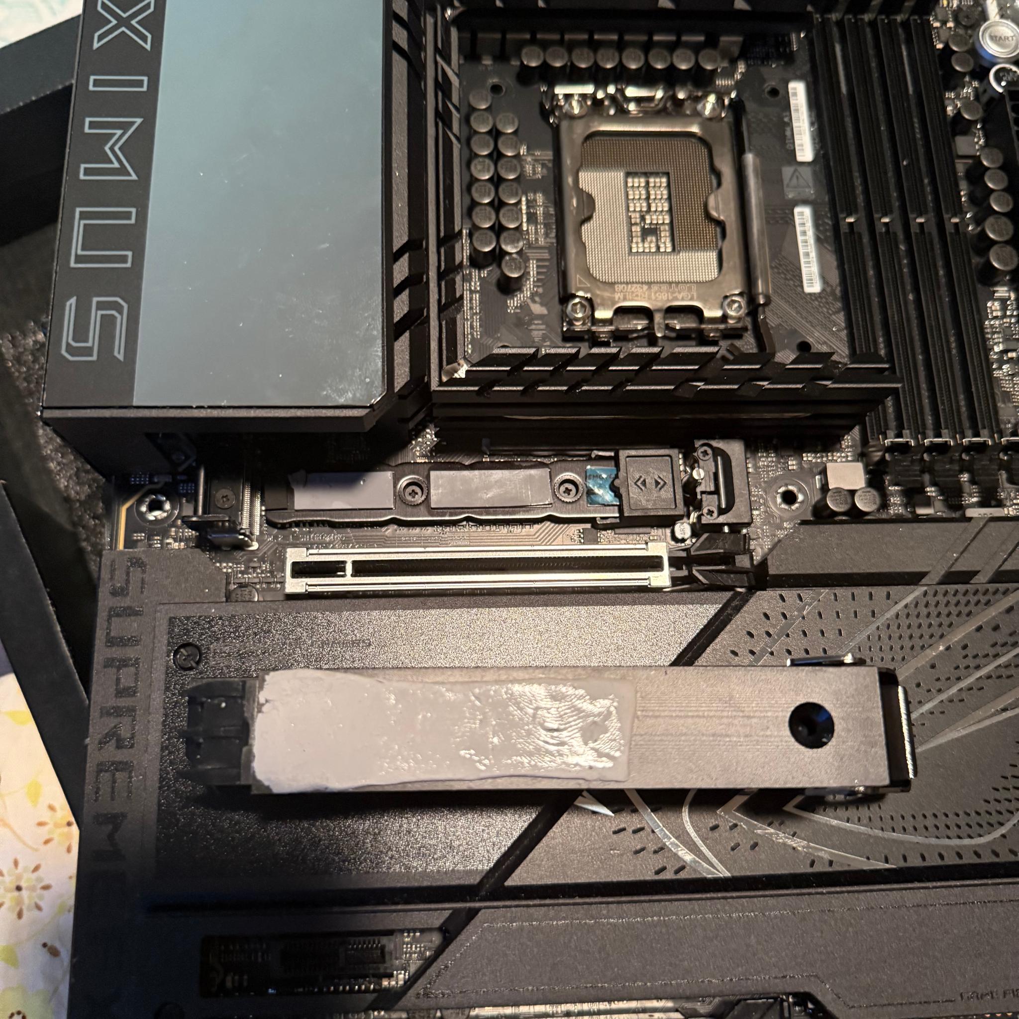 ROG MAXIMUS Z890 HERO