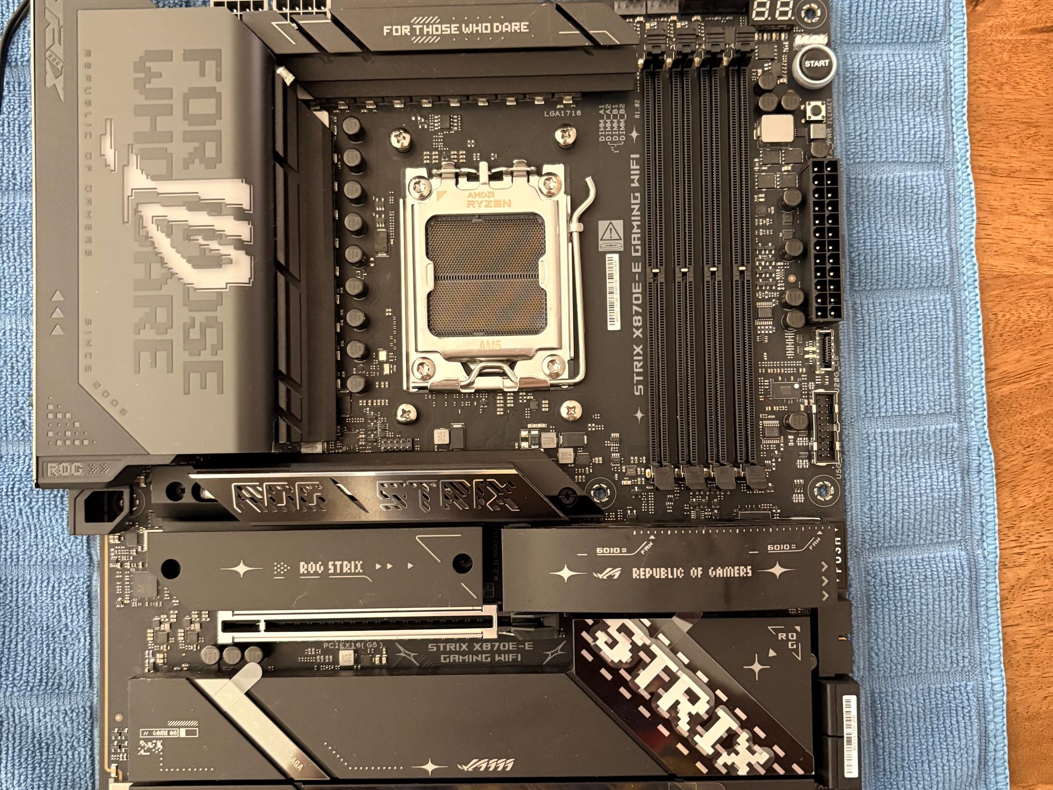 ASUS ROG Strix X870E-E Gaming WiFi in Black