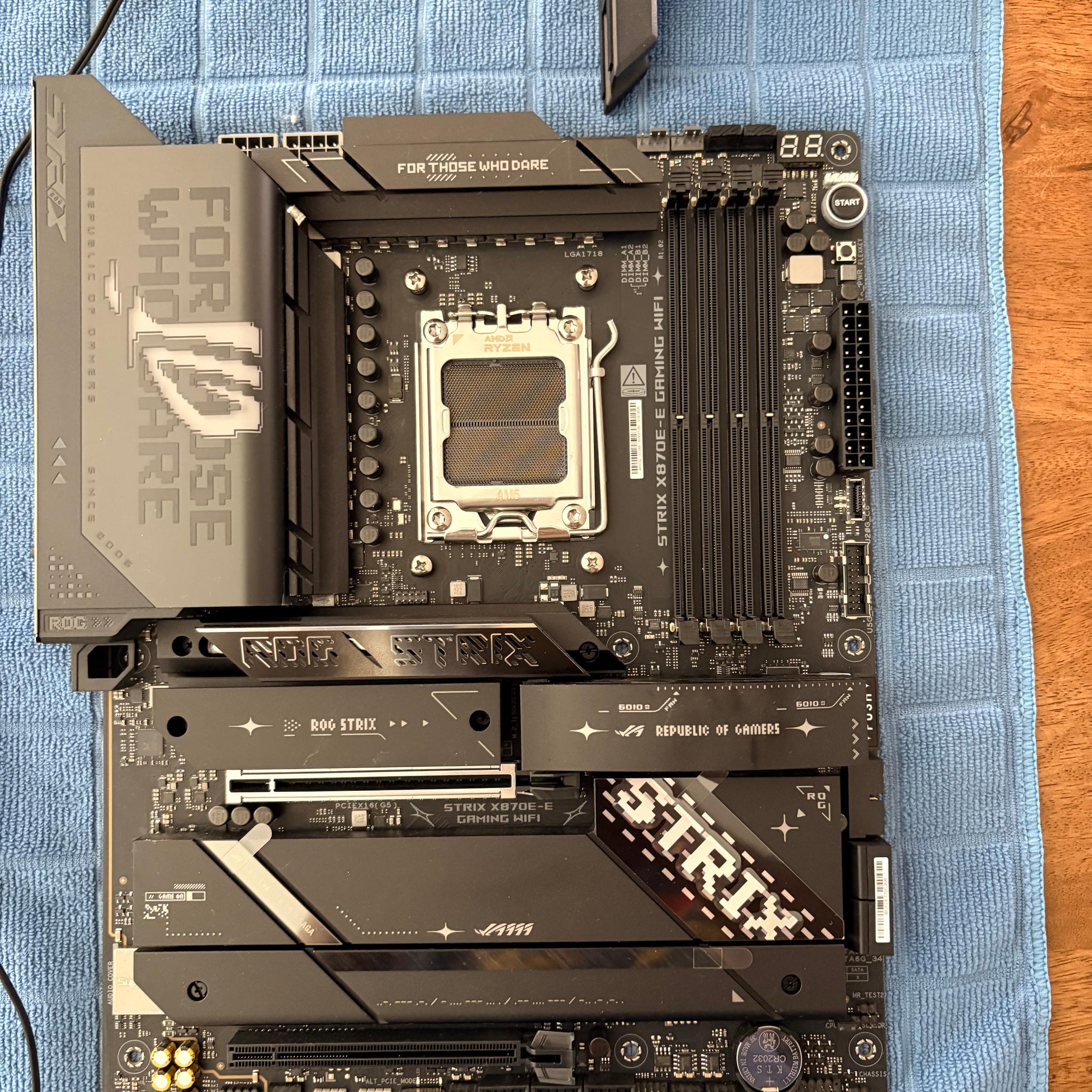 ASUS ROG Strix X870E-E Gaming WiFi in Black