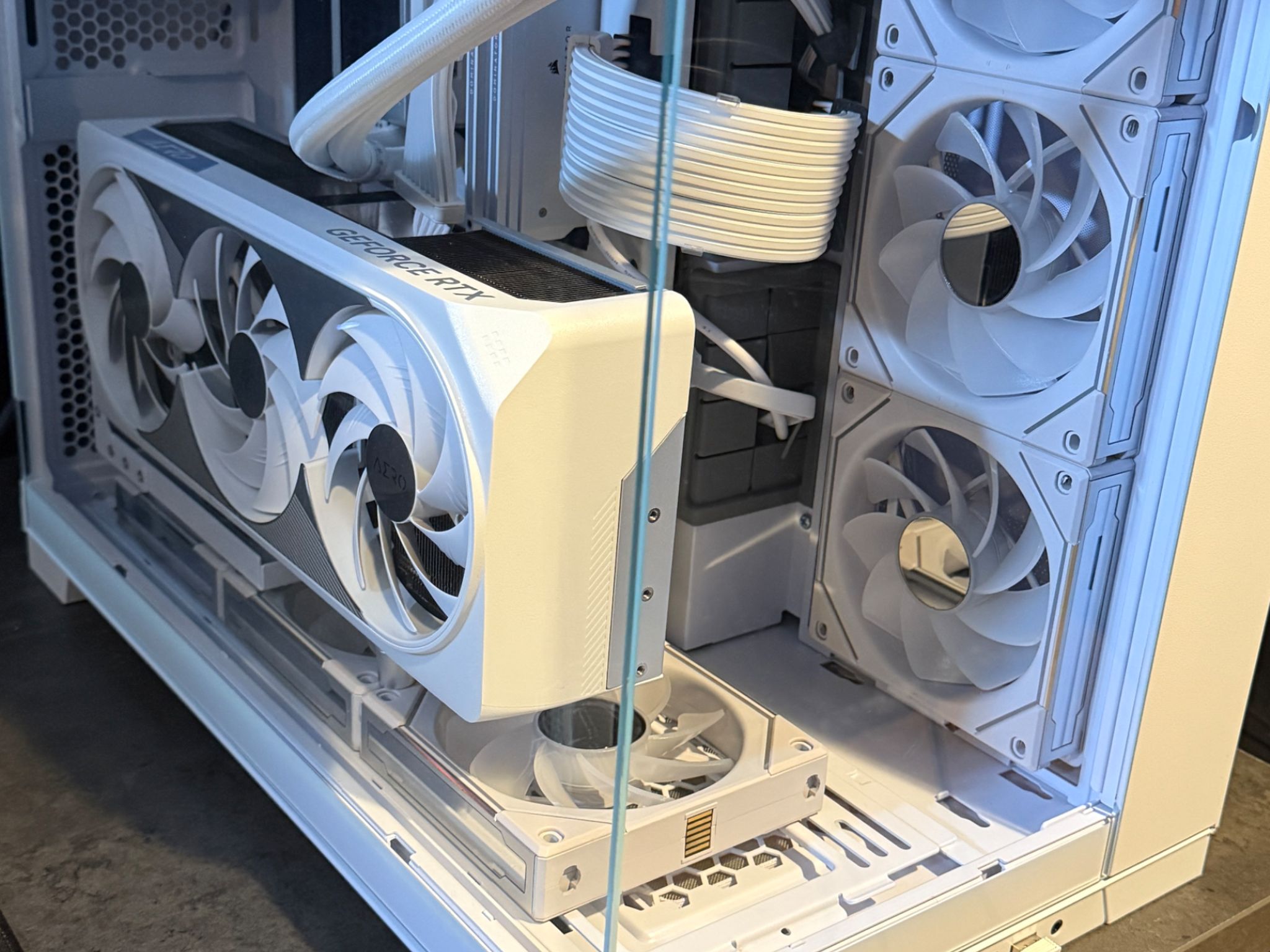 Vegeta's Revenge! All WHITE Gaming PC 4080 Super, i7-14700k, 32gb DDR5, 2TB SSD