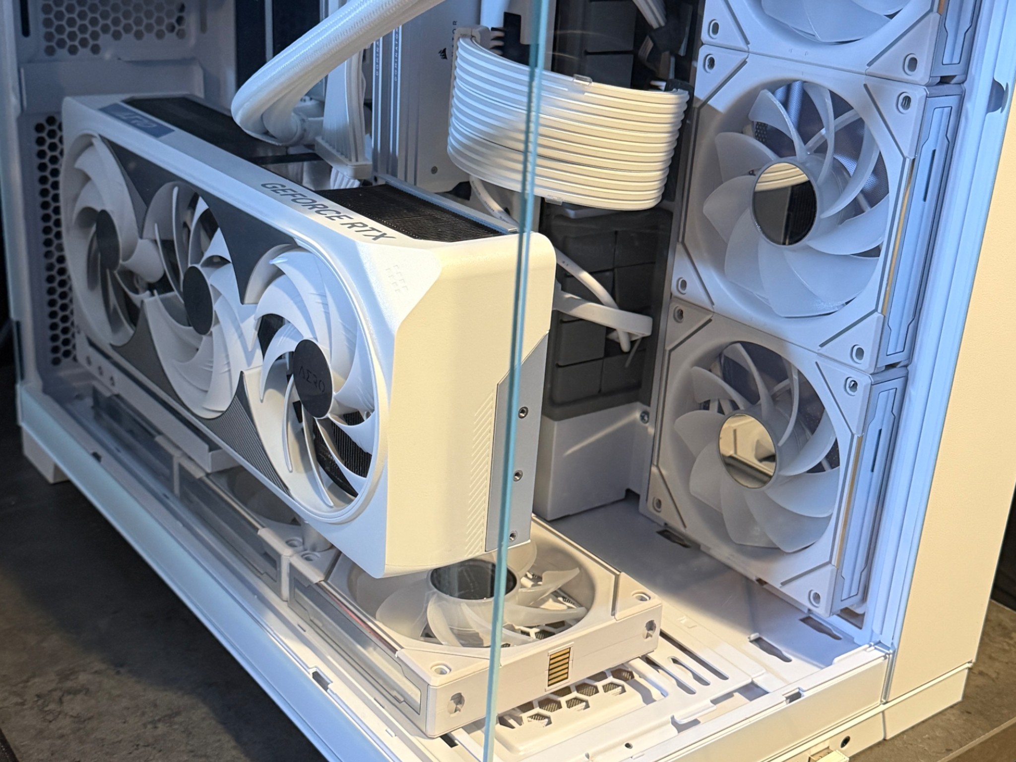 Vegeta's Revenge! All WHITE Gaming PC 4080 Super, i7-14700k, 32gb DDR5, 2TB SSD