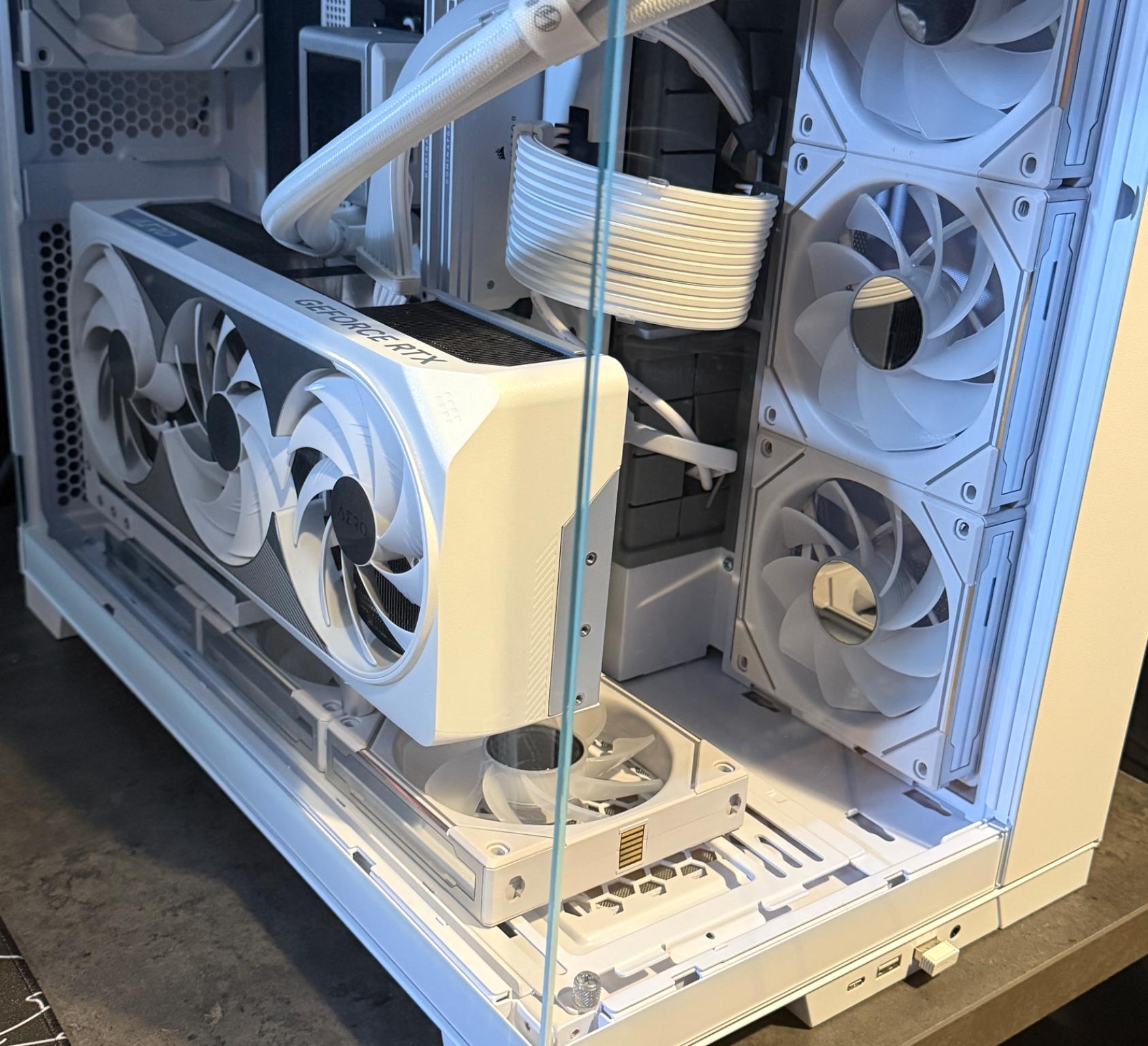 Vegeta's Revenge! All WHITE Gaming PC 4080 Super, i7-14700k, 32gb DDR5, 2TB SSD