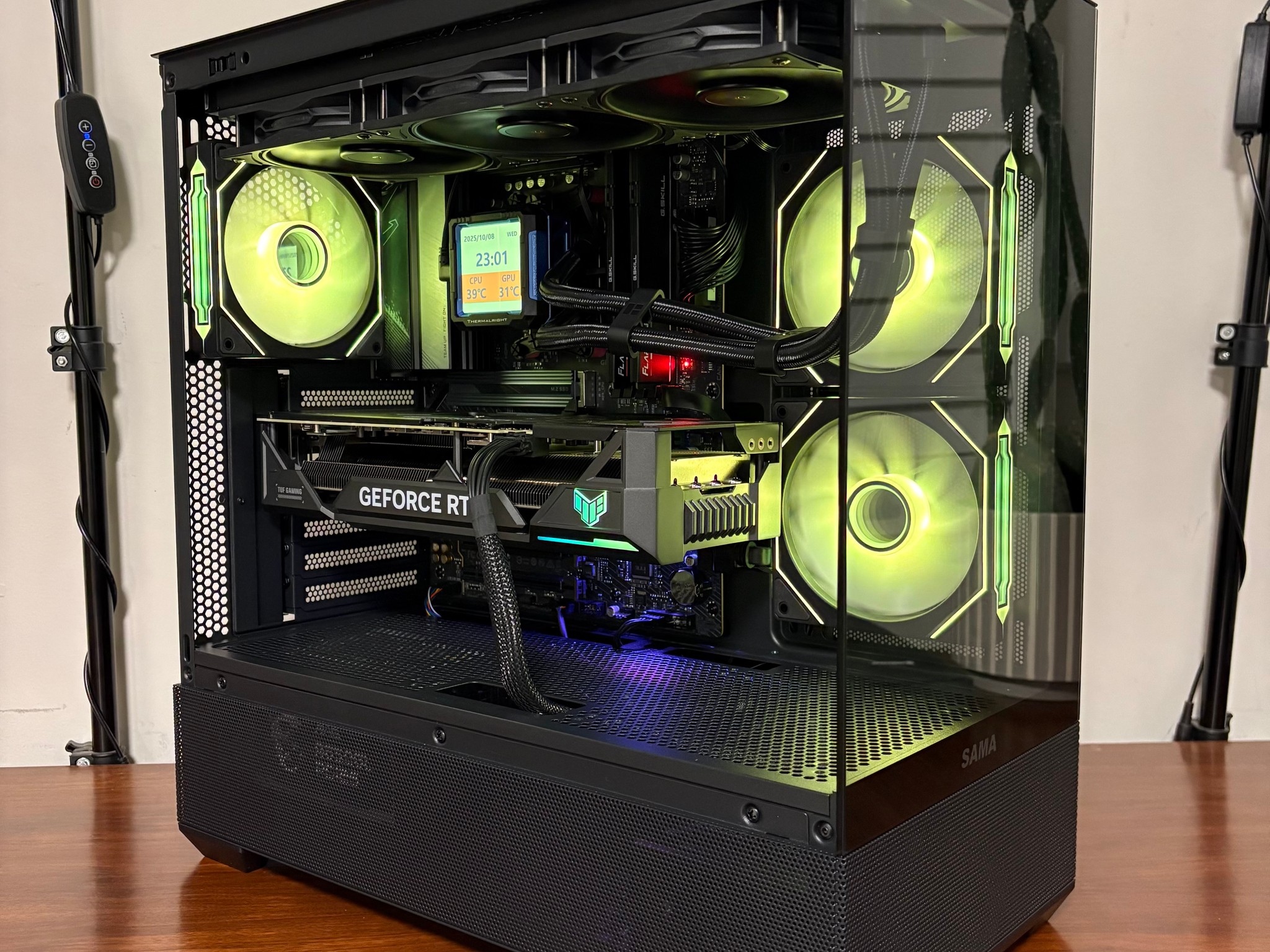 RTX 4070 Ti SUPER | Ryzen 7 9700X | 32GB DDR5 | 2TB NVMe | 850W Gold | Sama SV02 Black