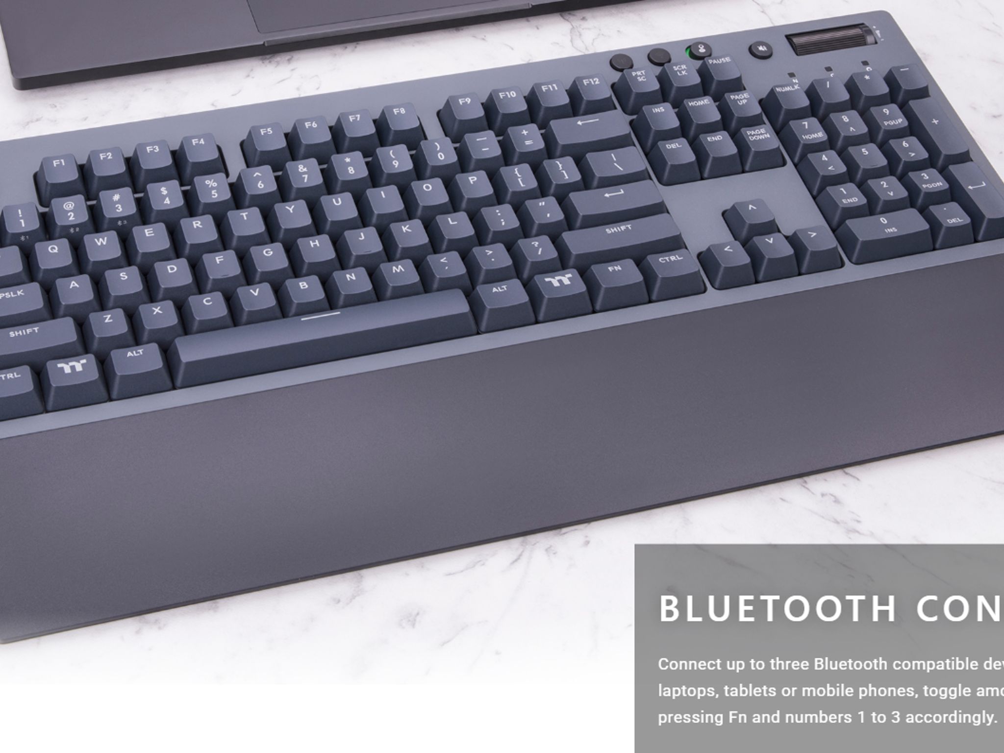 BNIB (Cherry MX Red) W1 WIRELESS Thermaltake Gaming Keyboard