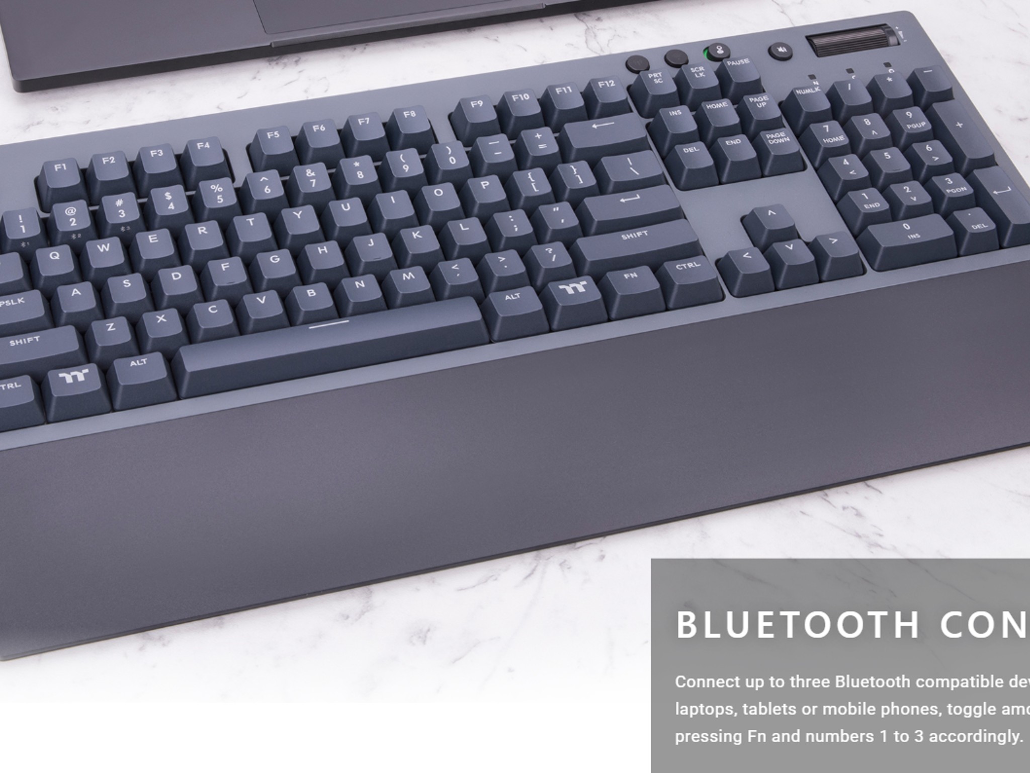 BNIB (Cherry MX Red) W1 WIRELESS Thermaltake Gaming Keyboard
